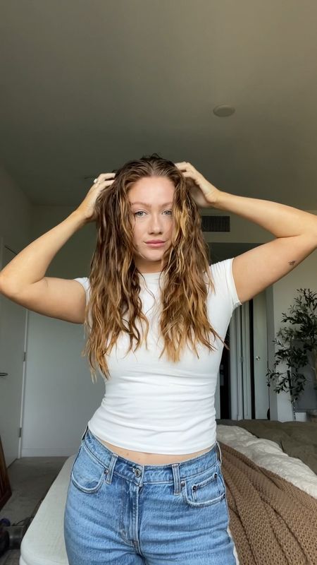 How I’ve been styling my hair lately to get a lived in blowout look — using the viral Amika thermal brush 