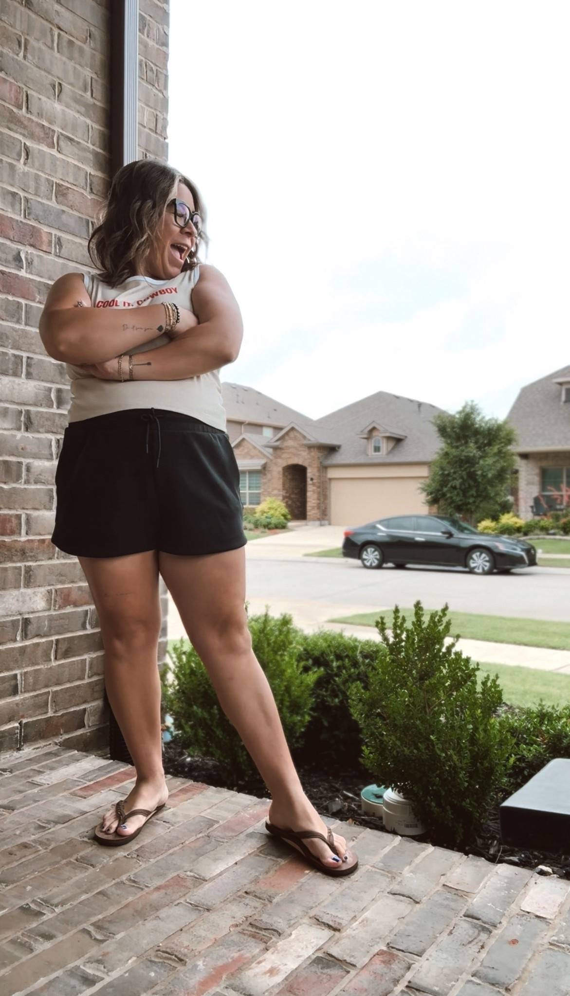 Comfy & cute. Loved this outfit as a mama of 4 littles!