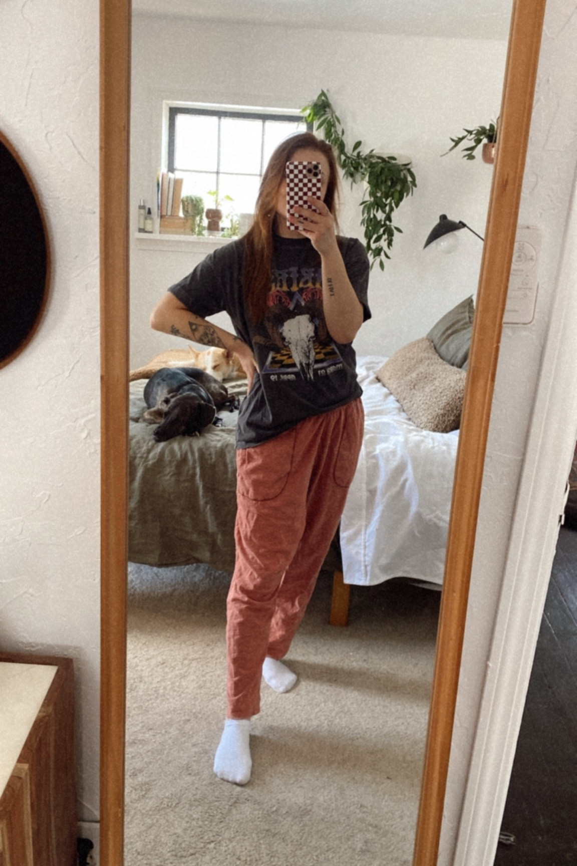 Today‘s #loungewear, ft. dogs ❤️ #joggers #fp #freepeople #zodiac #horoscope #bandtee

#LTKstyletip #LTKFind #LTKfit