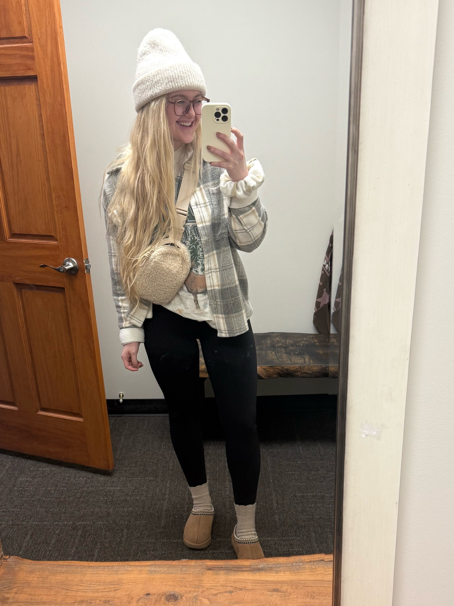 Cozy winter errand outfit of the day 🤎

Long sleeve: graphic park design #abercrombie 
Flannel, beanie, giant scrunchy: #ae #americaneagle 
Shoes: #ugg Tasman 
Leggings: Whitney #gymshark 


#LTKSeasonal #LTKFindsUnder50 #LTKGiftGuide