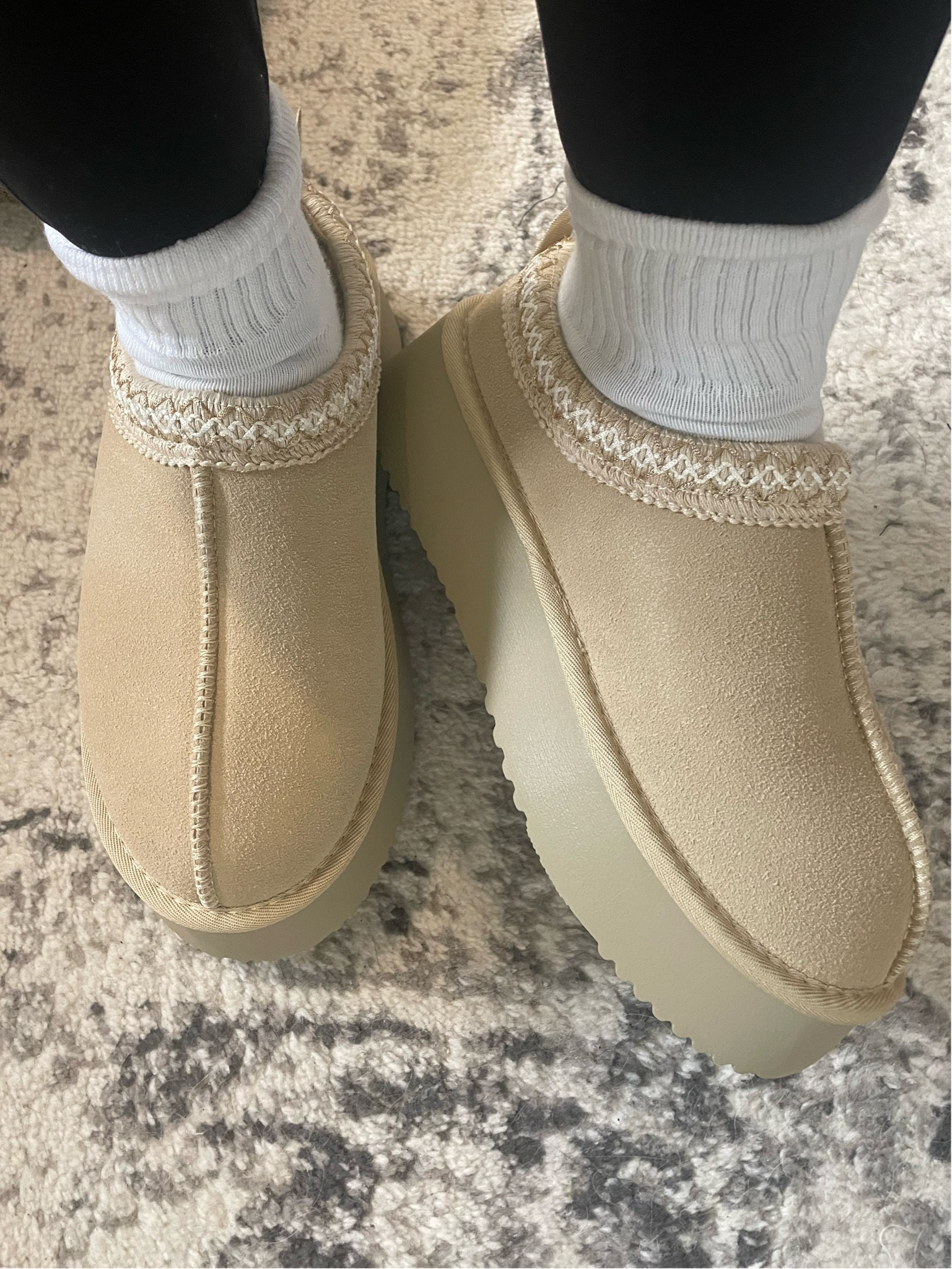 So similar to UGGs and less than $50. Wore them shopping all day and they are so comfy

#LTKShoeCrush #LTKFindsUnder50 #LTKxPrimeDay