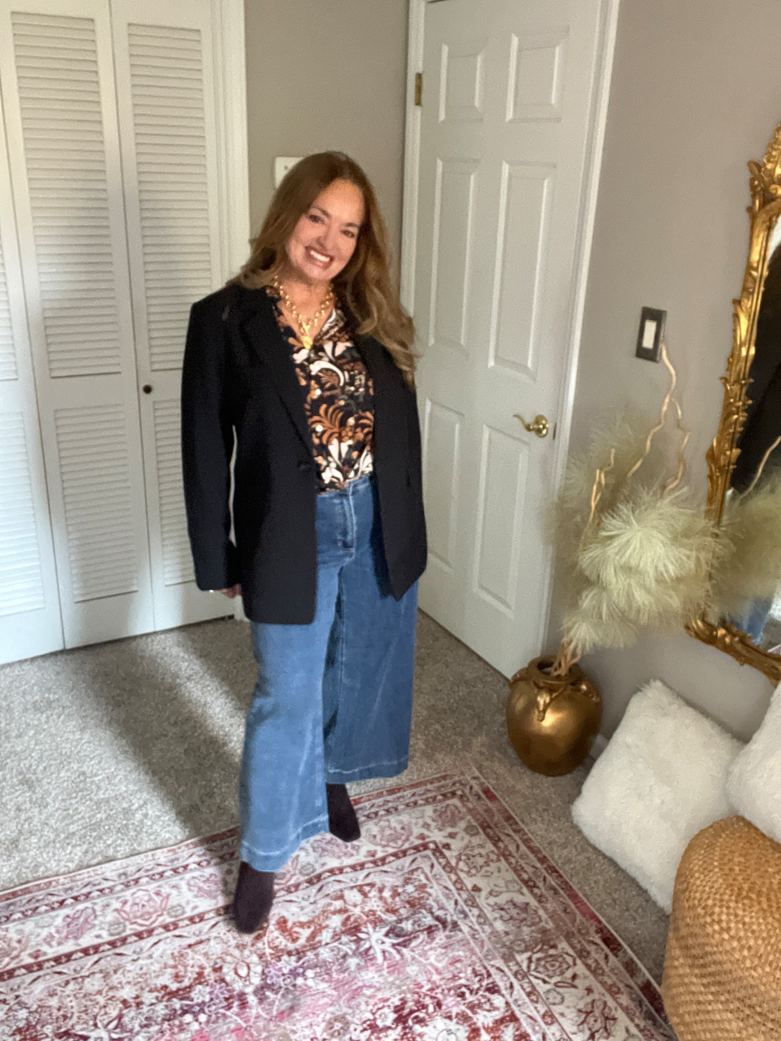 A beautiful Autumnal look. The patch pocket medium washed denim has the best hue. This beautiful autumn print blouse has a twist tuck in front.

The black blazer has a cool feature that cinches your waist in the back!


#LTKSeasonal #LTKGiftGuide #LTKHoliday