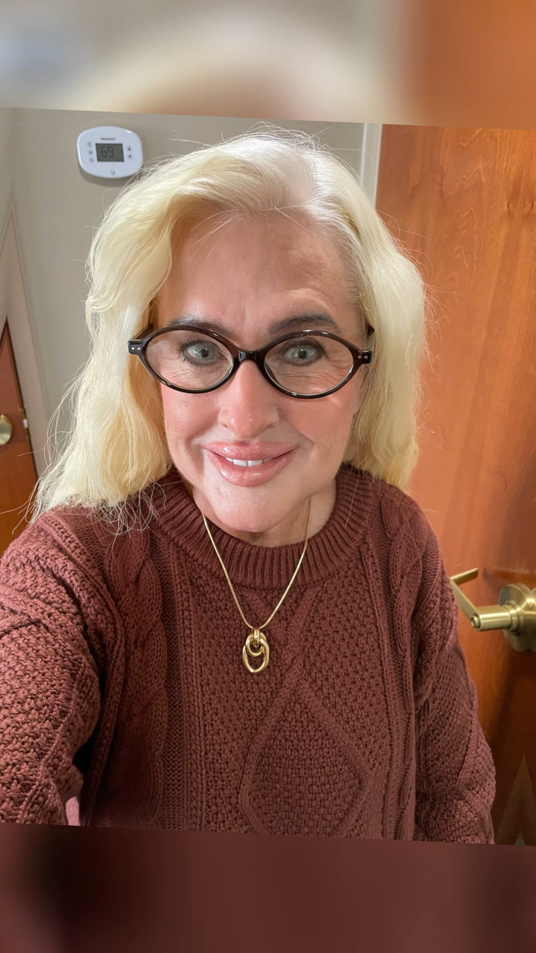 Day two of content shooting and this Quince cable knit jumper is stealing the spotlight 🤍 Cozy, classic, and under $50 — proof that luxury doesn’t have to mean expensive. Styled it effortlessly for a full day in the city.

✨ Save this post for fall outfit inspo and don’t forget to follow me on LTK for all my looks, links, and exclusive Quince discounts!

#PrettyAndPolishedOver40 #QuinceFinds #FallFashionOver40 #MinimalistStyle #CapsuleWardrobe #OOTD #ClassicStyle #AffordableLuxury #CableKnitSweater #FallOutfitInspo #LTKFallStyle #LTKOver40 #FallContentShoot #PolishedNotPerfect

#LTKOver40 #LTKSeasonal #LTKSaleAlert