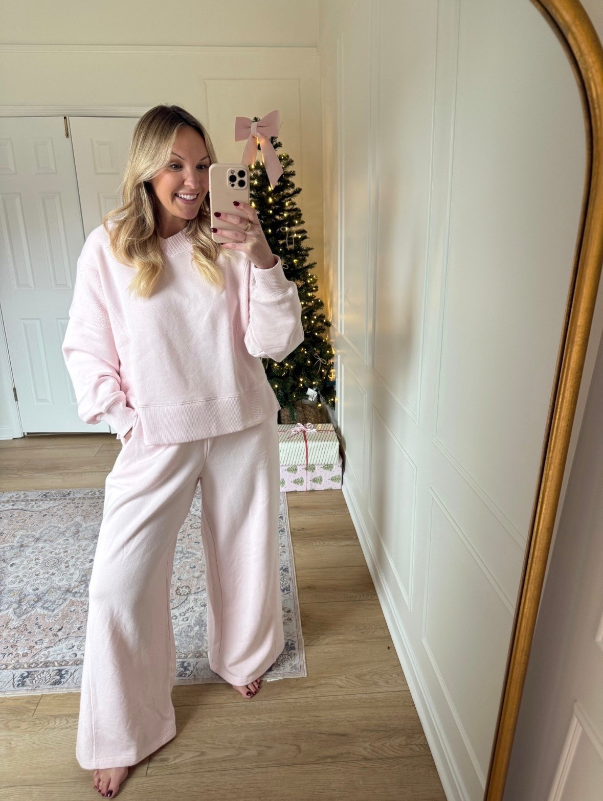 Aerie loungewear on sale today! Wearing a med top and large pants 

#LTKSeasonal #LTKSaleAlert #LTKMidsize