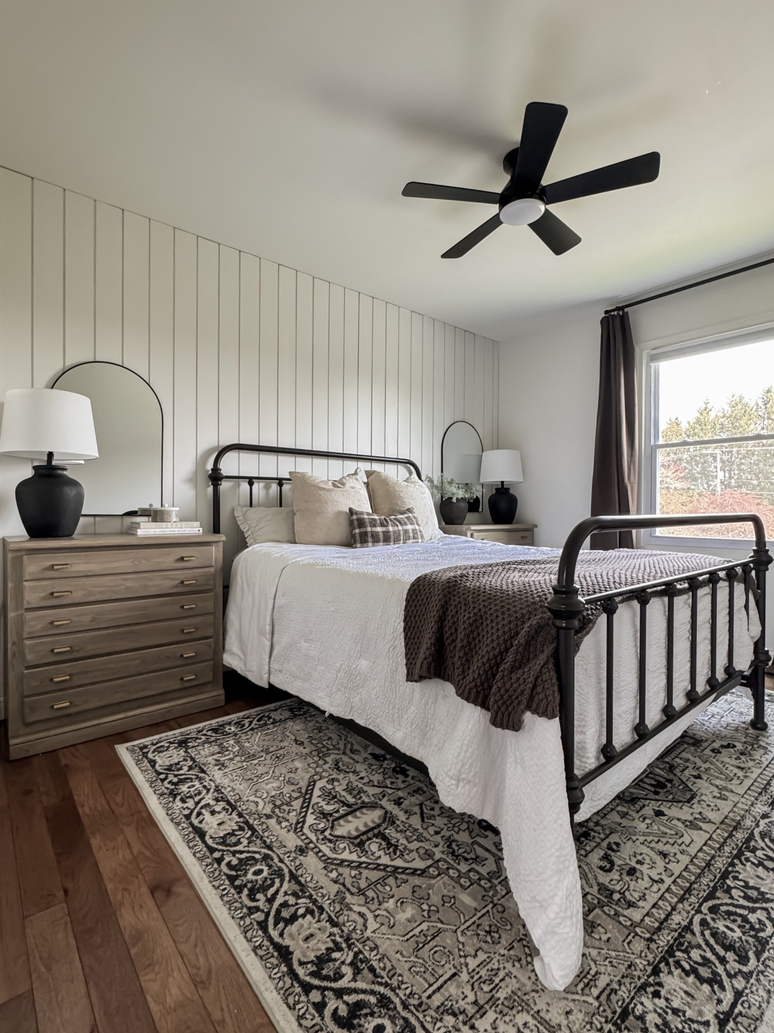Guest Bedroom Refresh. ✨

#bedroom #bedroominspo #modernorganic #guestbedroom

#LTKStyleTip #LTKU #LTKHome
