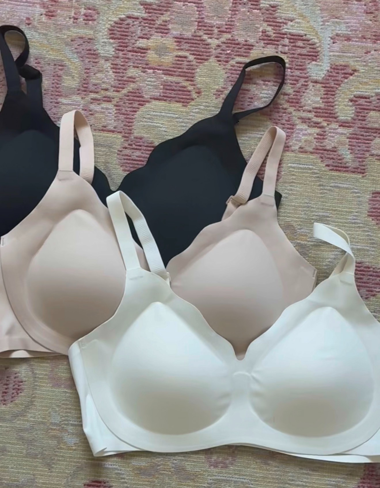 Comfortable wireless bras 

 