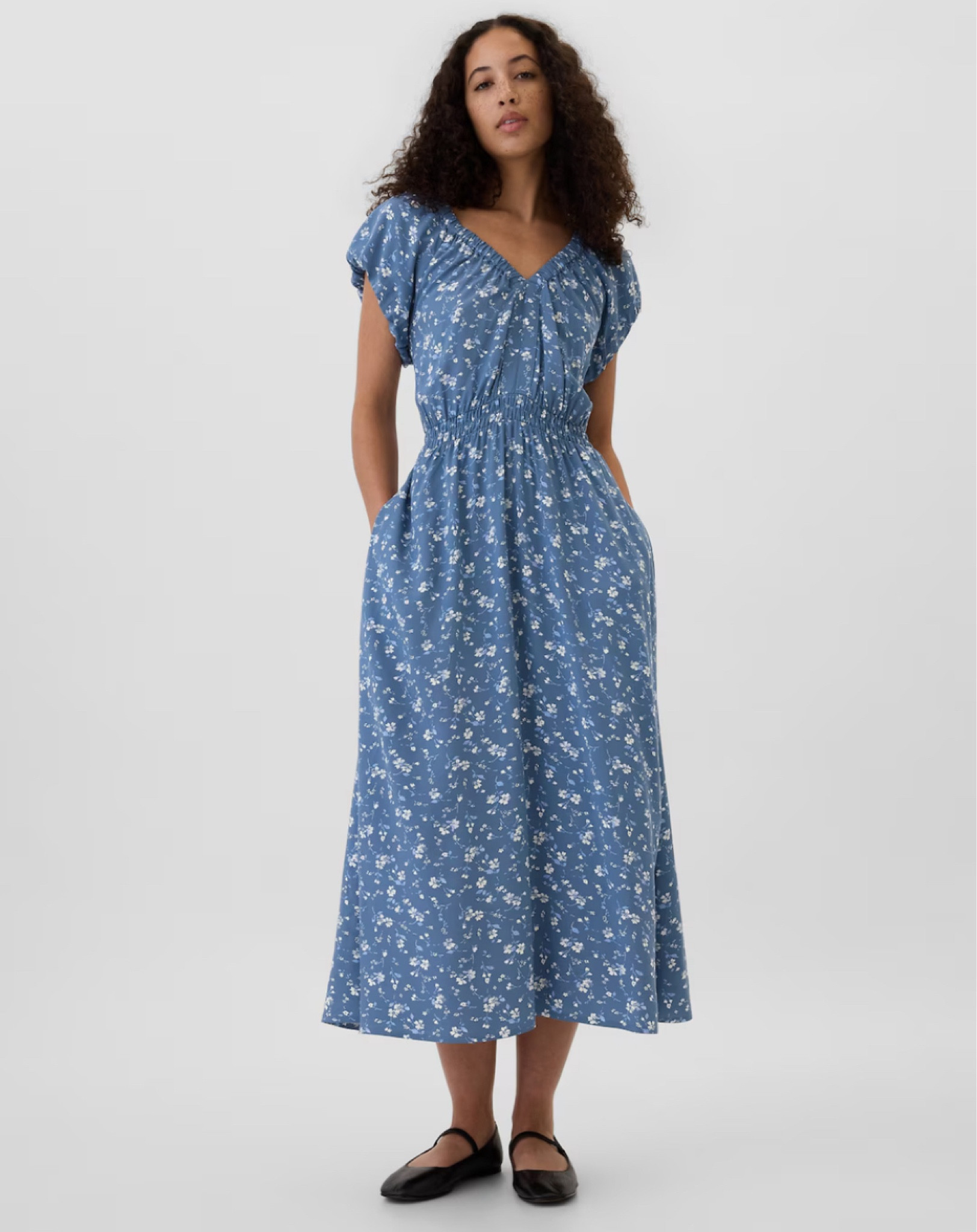 Dresses and jeans for color analysis summers.


#LTKFindsUnder50 #LTKSaleAlert #LTKStyleTip