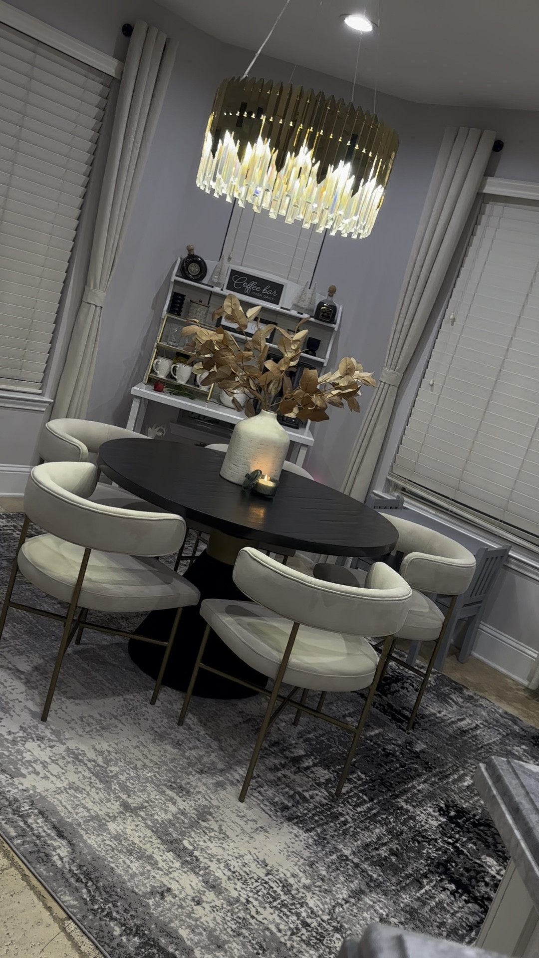 Breakfast room 🤩🖤

#LTKhome #LTKSeasonal