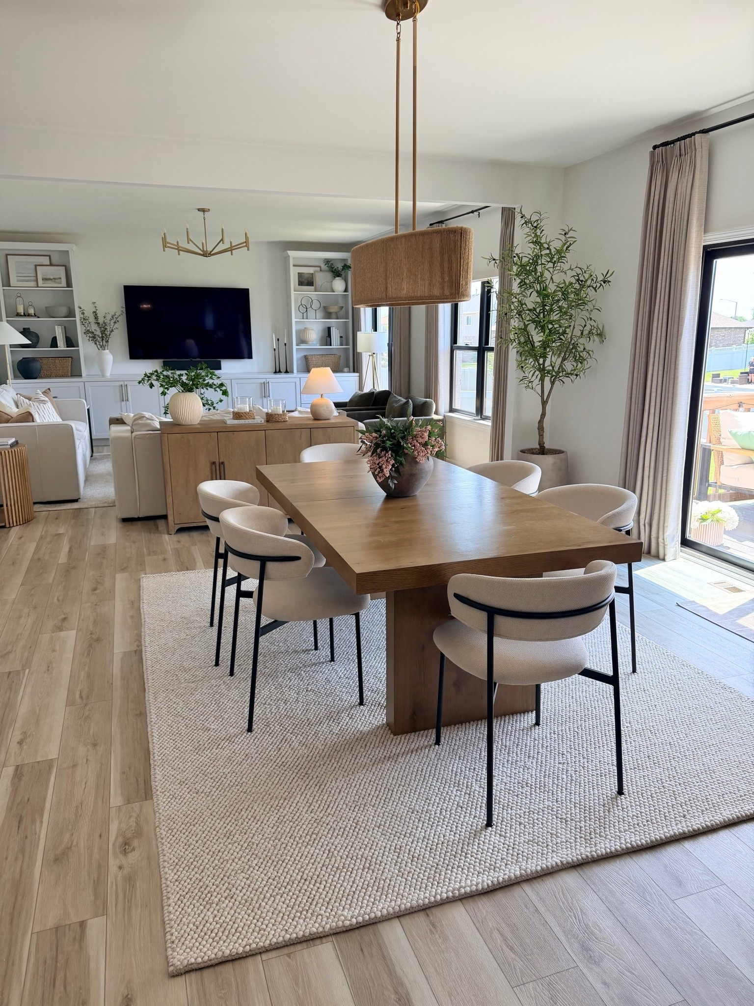 Dining room decor 😍

Rug size - 8x10

#LTKSaleAlert #LTKHome