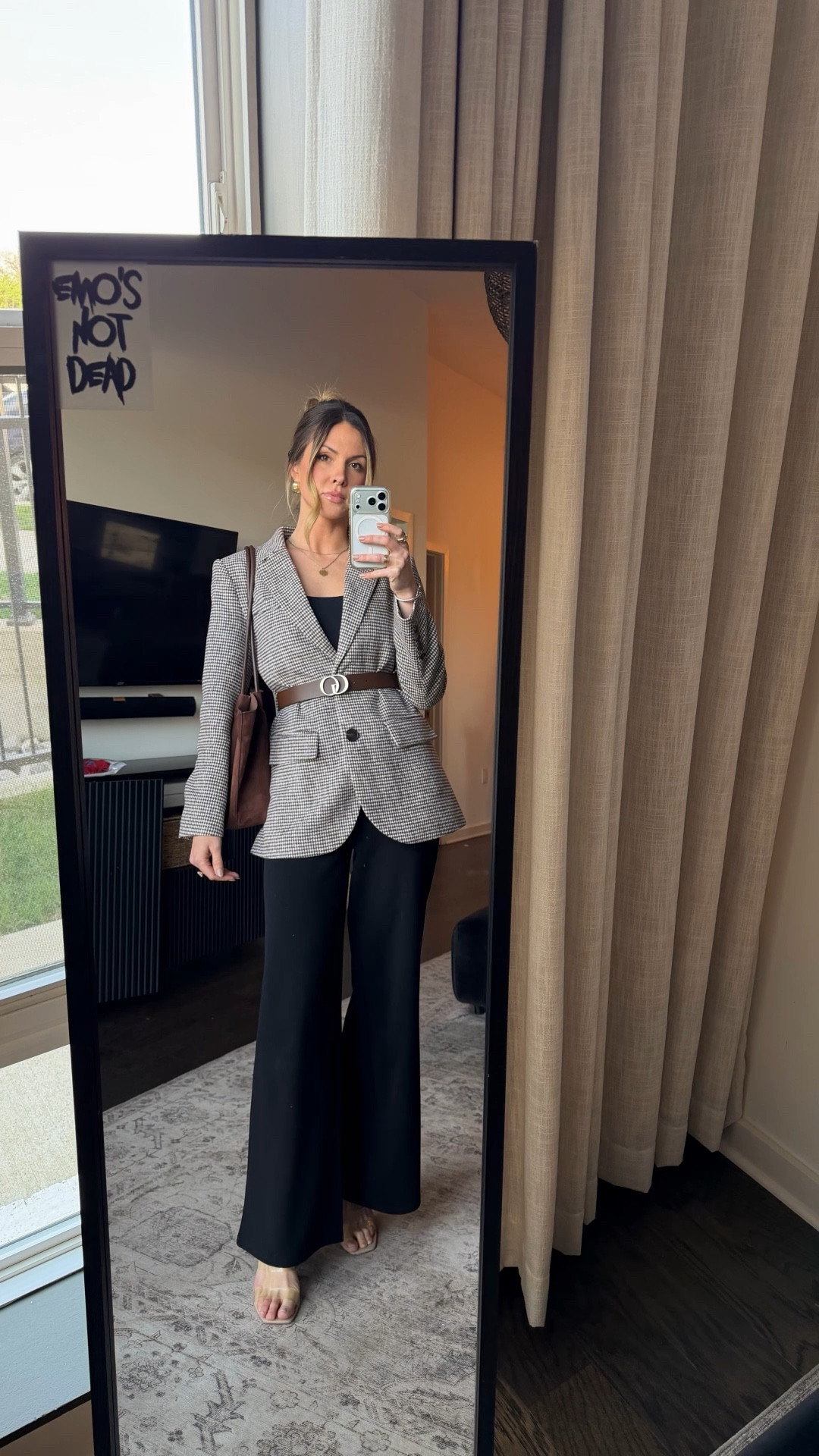 The perfect blazer for fall, winter, and spring from @Commense 🤍 blazer is oversized, so I am wearing an XS

#LTKootd #LTKgrwm #LTKSeasonal