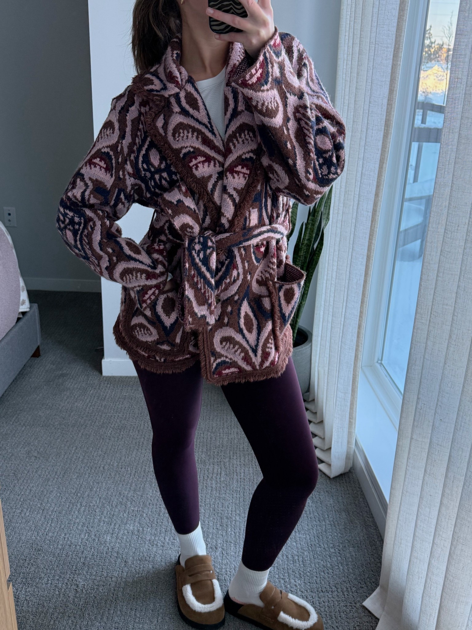 What I wore this morning for Pilates!
Top: 6
Cardigan: Xs
It’s from Farm Rio & currently sold out. It’s called the “Farm Rio Pineapple Iknat Blazer” I’ve seen a few on resale sites!
Pants: 4
Shoes: 9

#LTKdayinmylife #LTKgrwm #LTKfitnessgoals