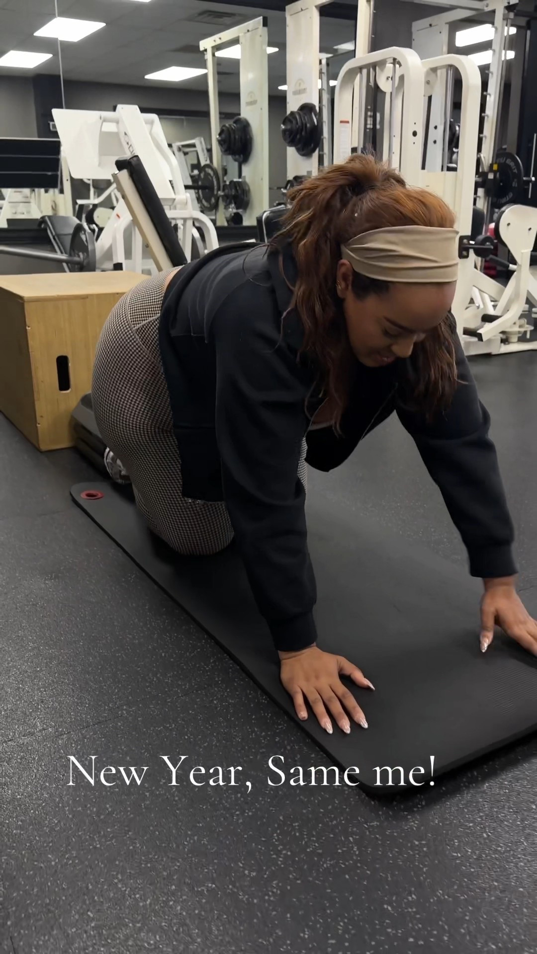 Workout gear I’m loving! I wear a xl in the leggings 

#LTKmomlife #LTKootd #LTKfitnessgoals