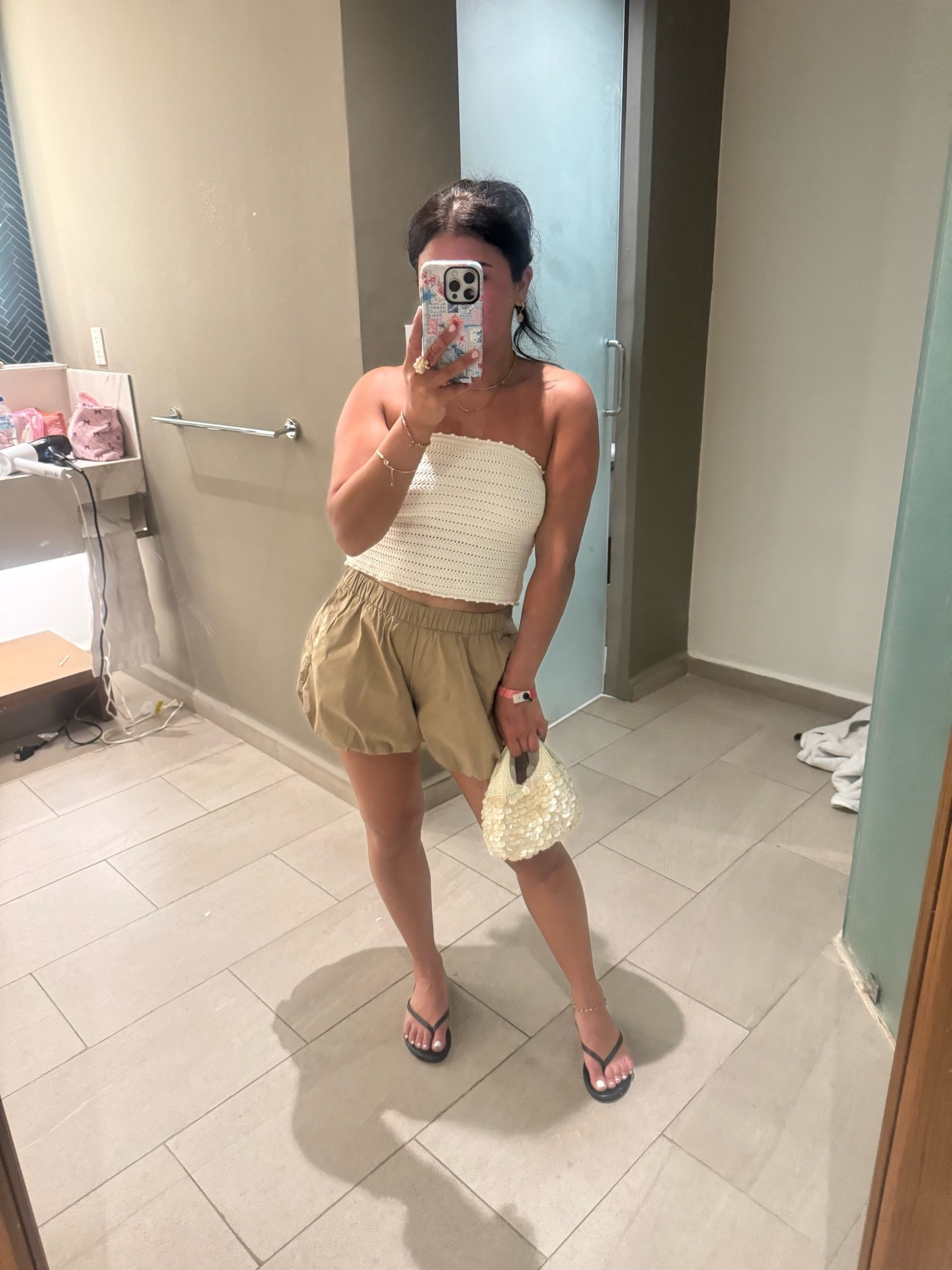 the comfiest shorts, currently 70% off and only $11! wearing size XS

#LTKootd #LTKSaleAlert #LTKPetite