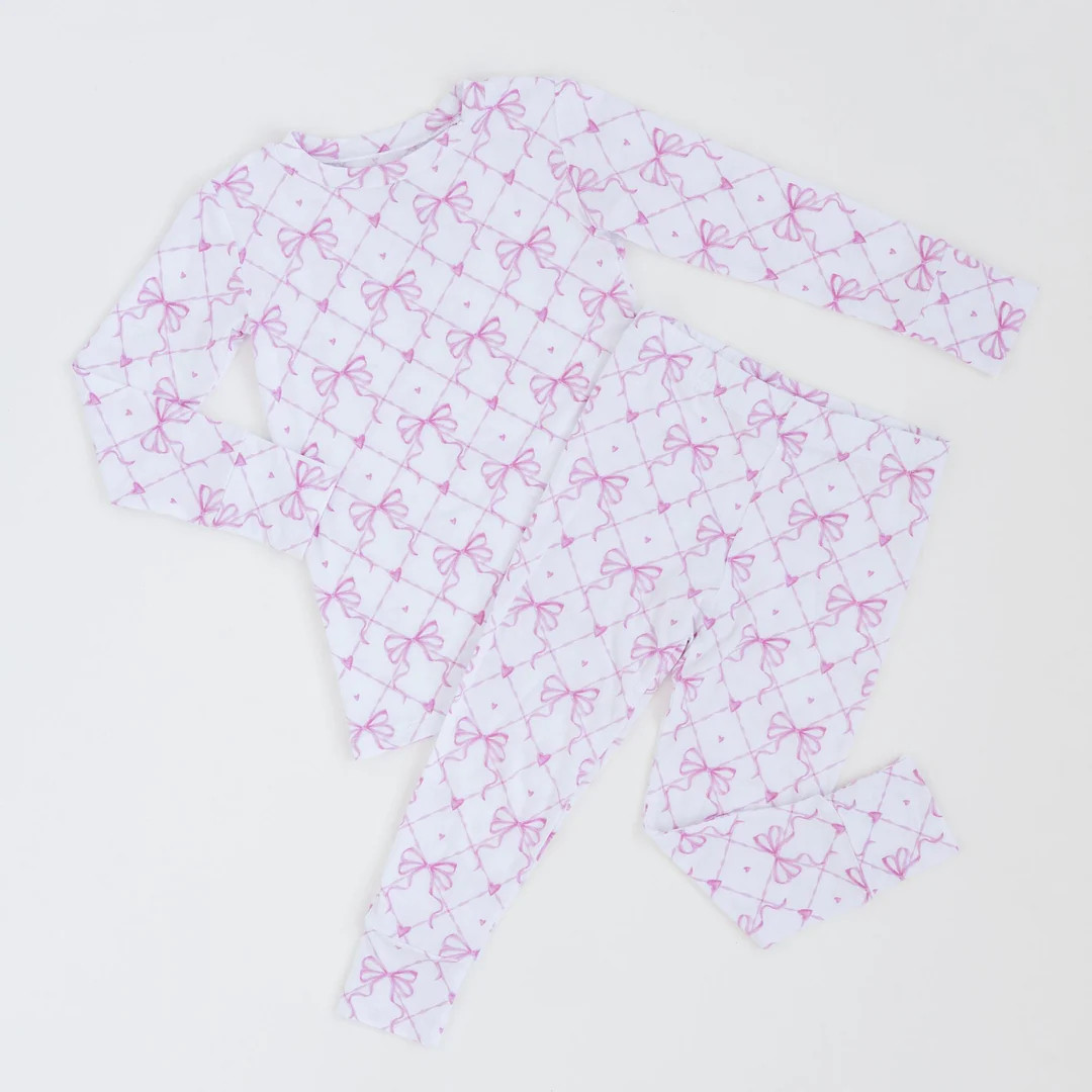 Take A Bow Two-Piece Pajama Set | Bums & Roses