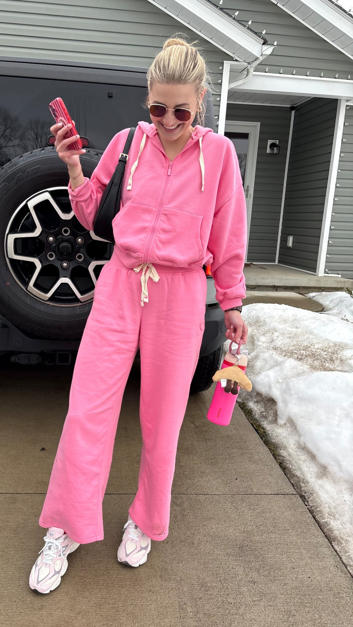 Galentine’s weekend 💖 gimme all the pink! #newbalance9060

#LTKdayinmylife #LTKootd #LTKgrwm