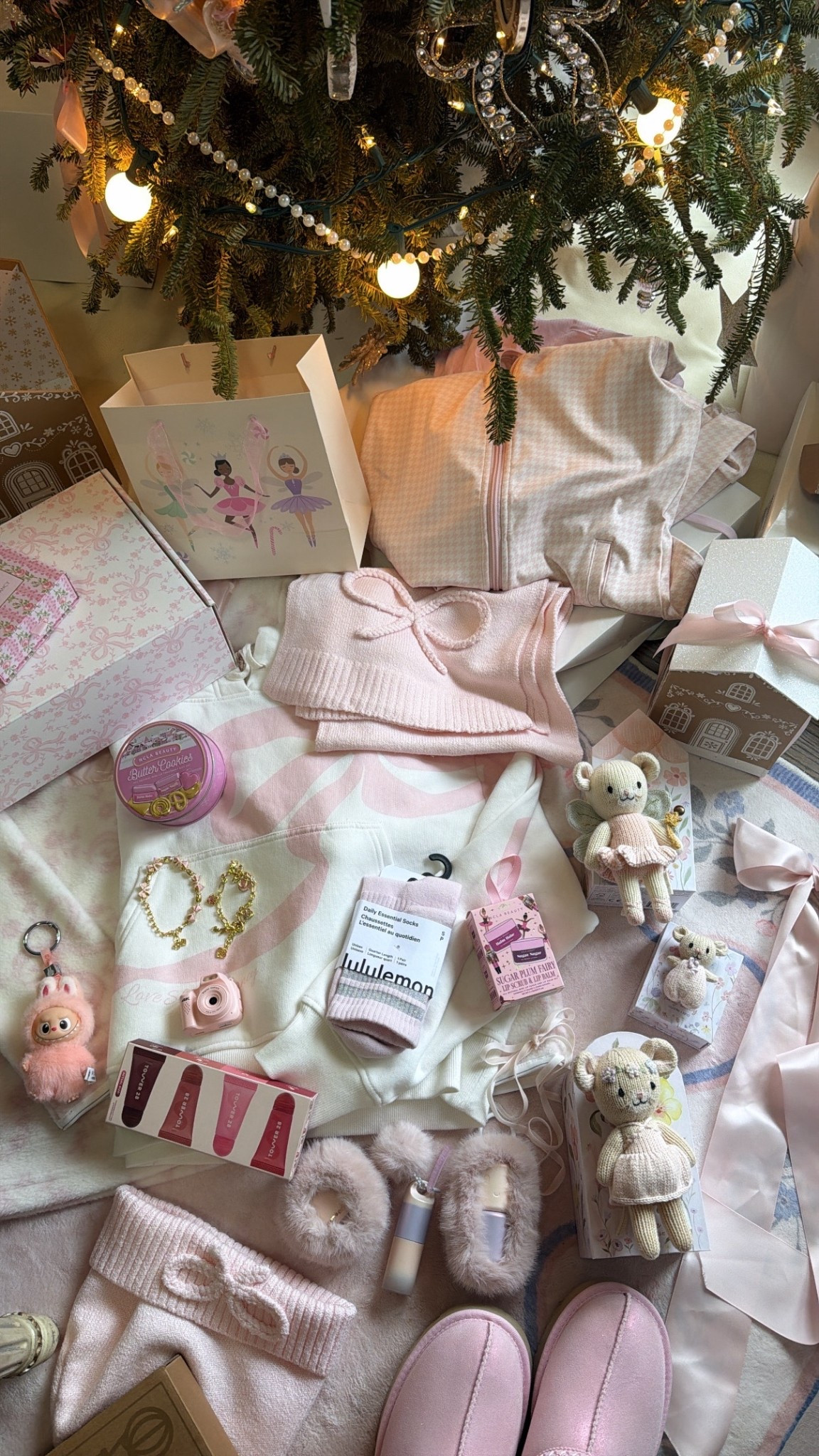 Some of the sweetest gifts for girls/tweens!! 

Gifts for girls, gifts for kids, Christmas gifts, Valentine’s Day gift, pink gift, Kendra Scott, loveshackfancy, labubu, lululemon, Abercrombie kids 

#LTKFindsUnder100 #LTKGiftGuide #LTKKids