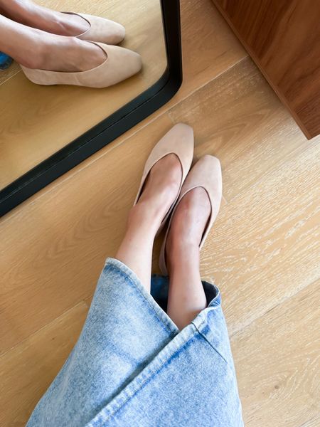 Ballet flats in a versatile neutral color. So comfortable and easy for the office!

#beigeflats
#suedeflats
#Birdies
#springshoes
#classicstyle

#LTKSeasonal #LTKshoecrush #LTKstyletip