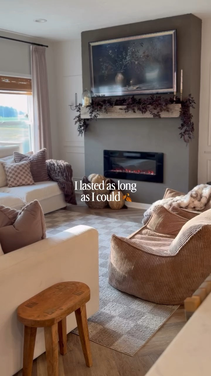 well, that lasted about as long as expected 😂🍂 and honestly better than years past! I actually feel late to the game if I’m being honest. 

But fall has officially made its way through the house and I have zero regrets. 🤎

#fallathome #fallhomedecor #cozyhome #cozydecor #simplehomestyle