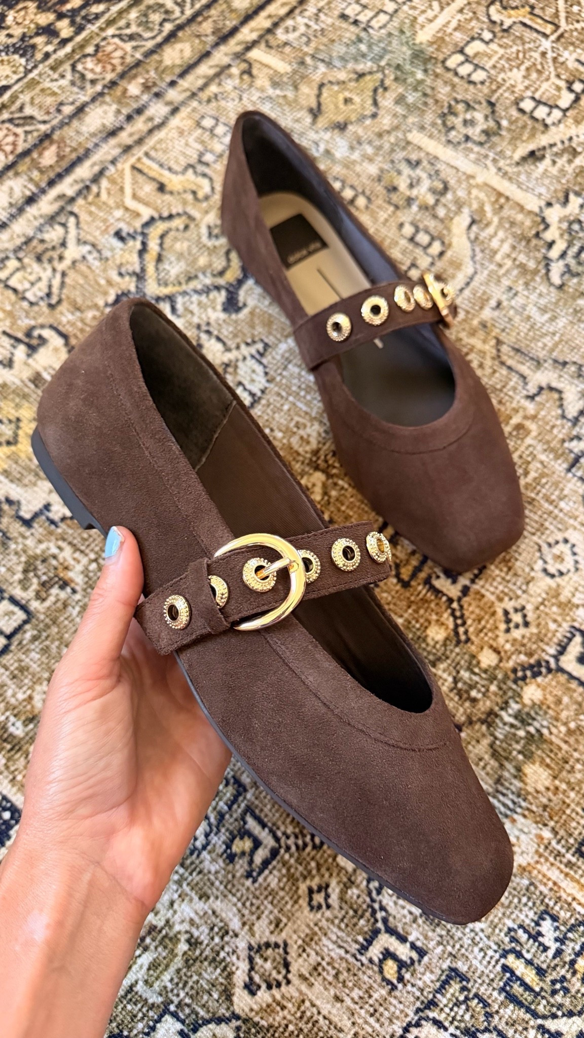 I am in love with these ballet flats from the Nordstrom anniversary sale! There are six color ways included in these will look great with both jeans and dresses this fall!!

#LTKootd #LTKgrwm #LTKSaleAlert