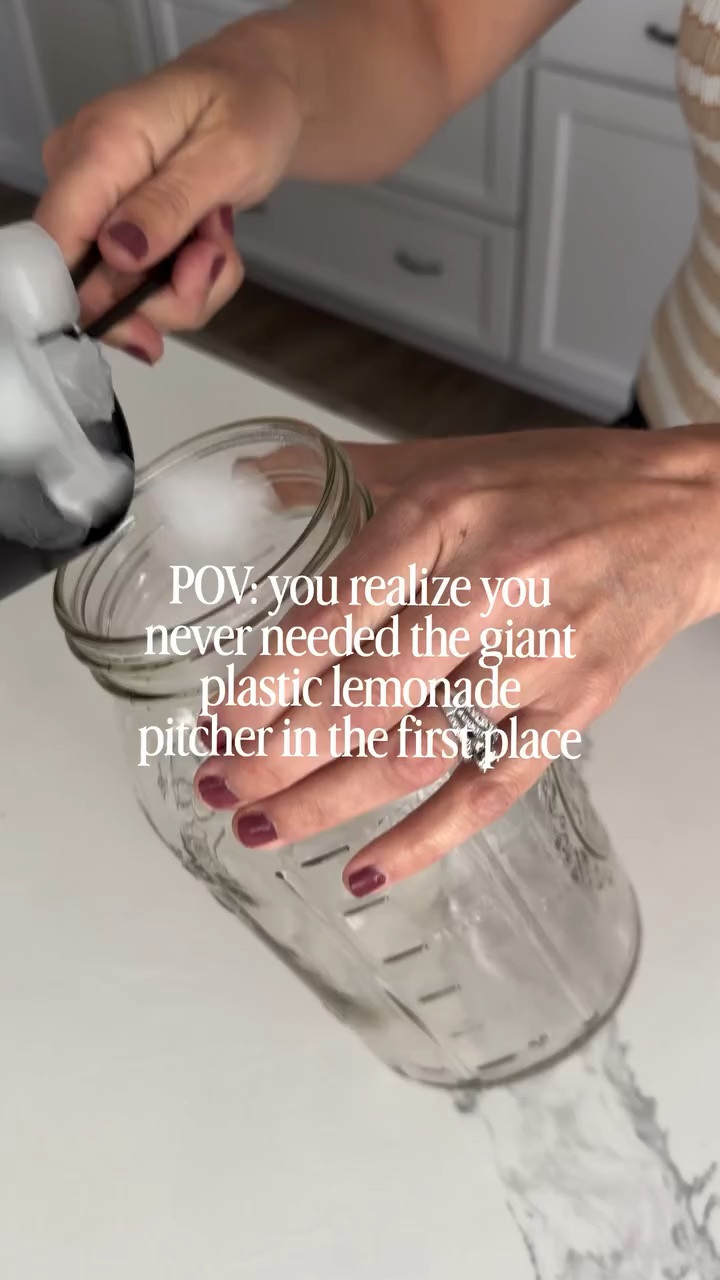 Found more uses for my mason jars and I’m not sad about it! 

Comment LEMON for the link to this genius mason jar/lid combo! (Works on any size wide mouth mason jar) 

#summerhack #simplesummer #kitchenfinds #momhack