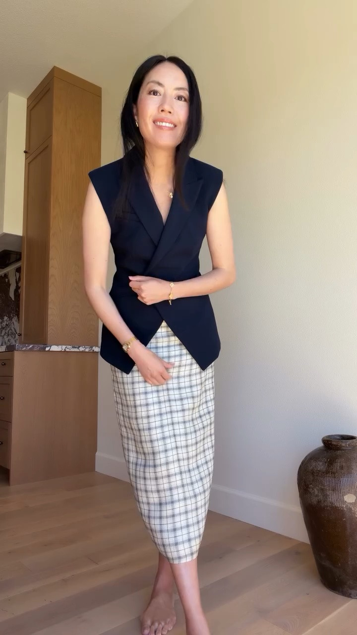 Get ready with me for work 👩🏻‍💻 …and sharing a longtime style secret of mine! These shorts are anti-chafing, velvety soft and cooling. I just *feel* better when I’m wearing them under my skirts and dresses!

@thighsociety #ThighSocietyPartner
#classicstyle
#OOTD
#businesscasual
#modernworkwear
#officeoutfit

#LTKgrwm #LTKootd #LTKWorkwear