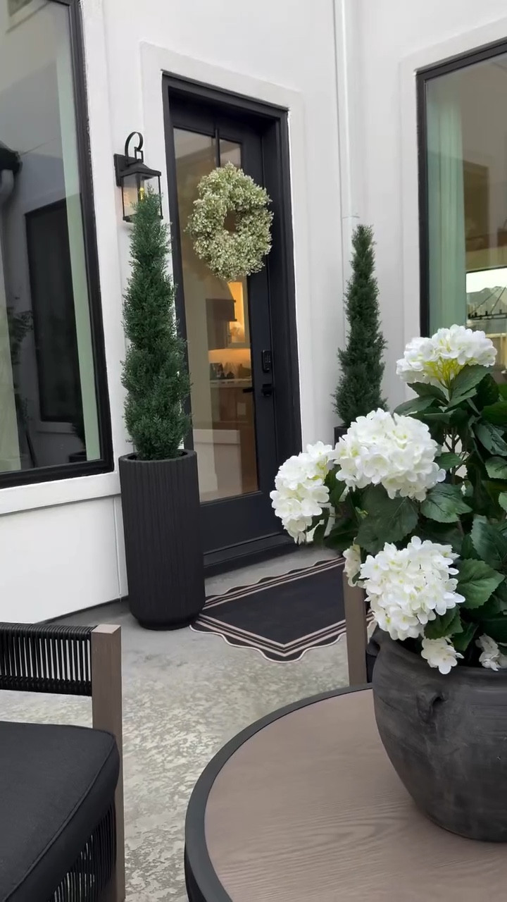 I’m loving this scalloped rug… this one is a 3x5 … perfect for all door sizes. It comes in multiple colors and sizes! ☺️

👉🏽 Linked the exact product! Buy now! 