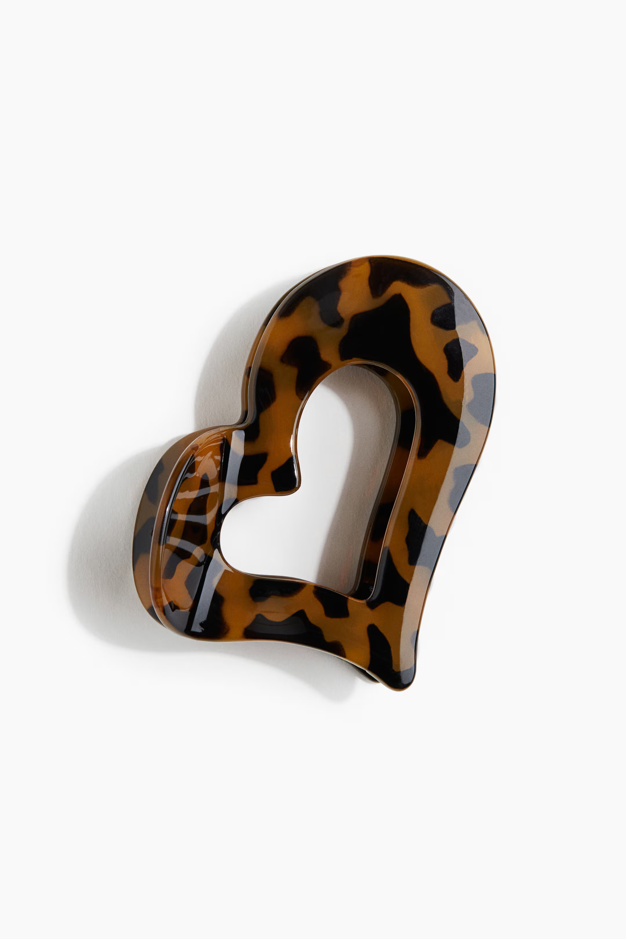 Heart-shaped hair claw | H&M (UK, MY, IN, SG, PH, TW, HK)