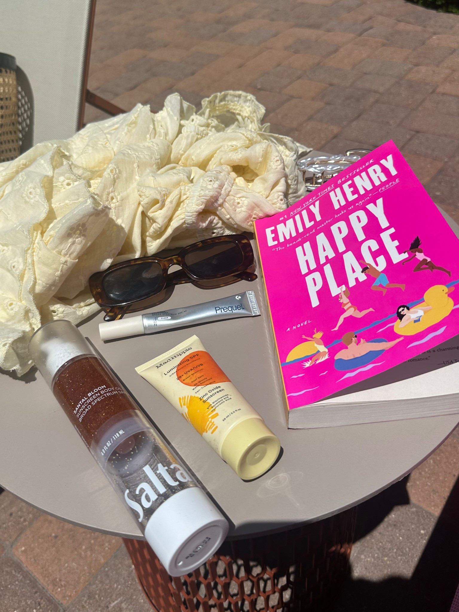 Shop my beach bag 🌴🌺

#LTKSummerEdit #LTKSwim #LTKFindsUnder50