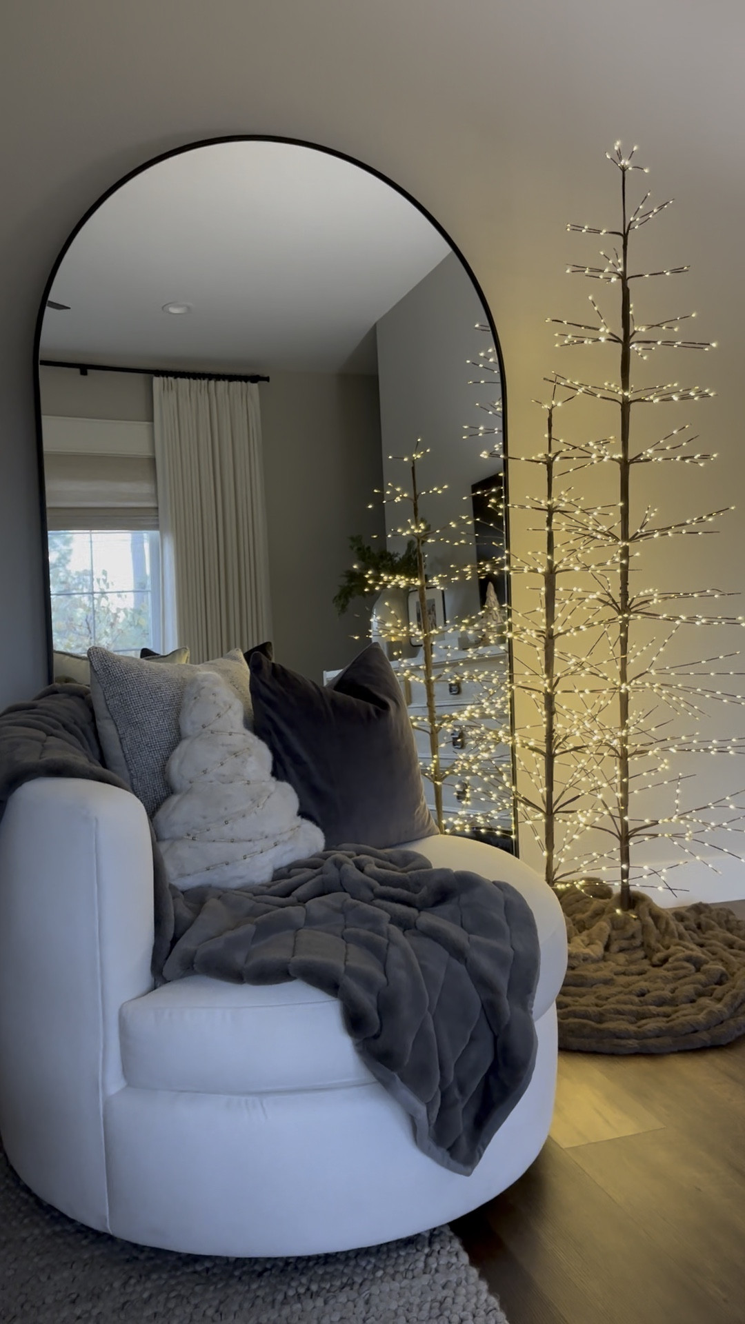 Modern Organic Christmas 

#LTKHome #LTKVideo #LTKHoliday