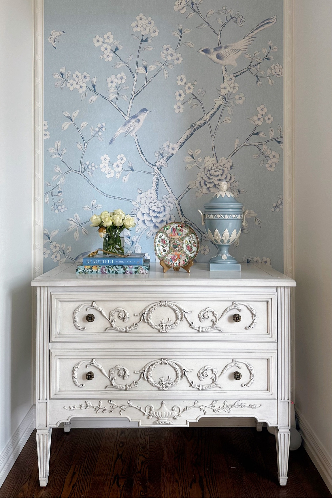 dreamy nooks! linked everything here including our WALLPAPER 🕊️ 