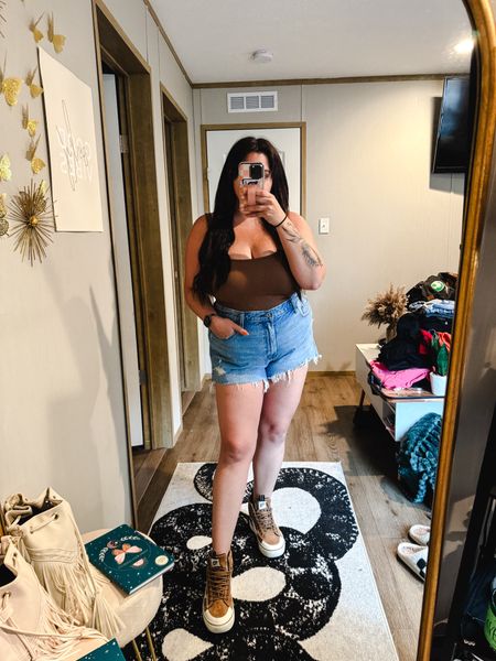 The best snatching bodysuits on the market 

Summer outfit 
Spring outfit
Abercrombie 
Mom shorts 
Jeans  

#LTKmidsize #LTKstyletip #LTKfindsunder50