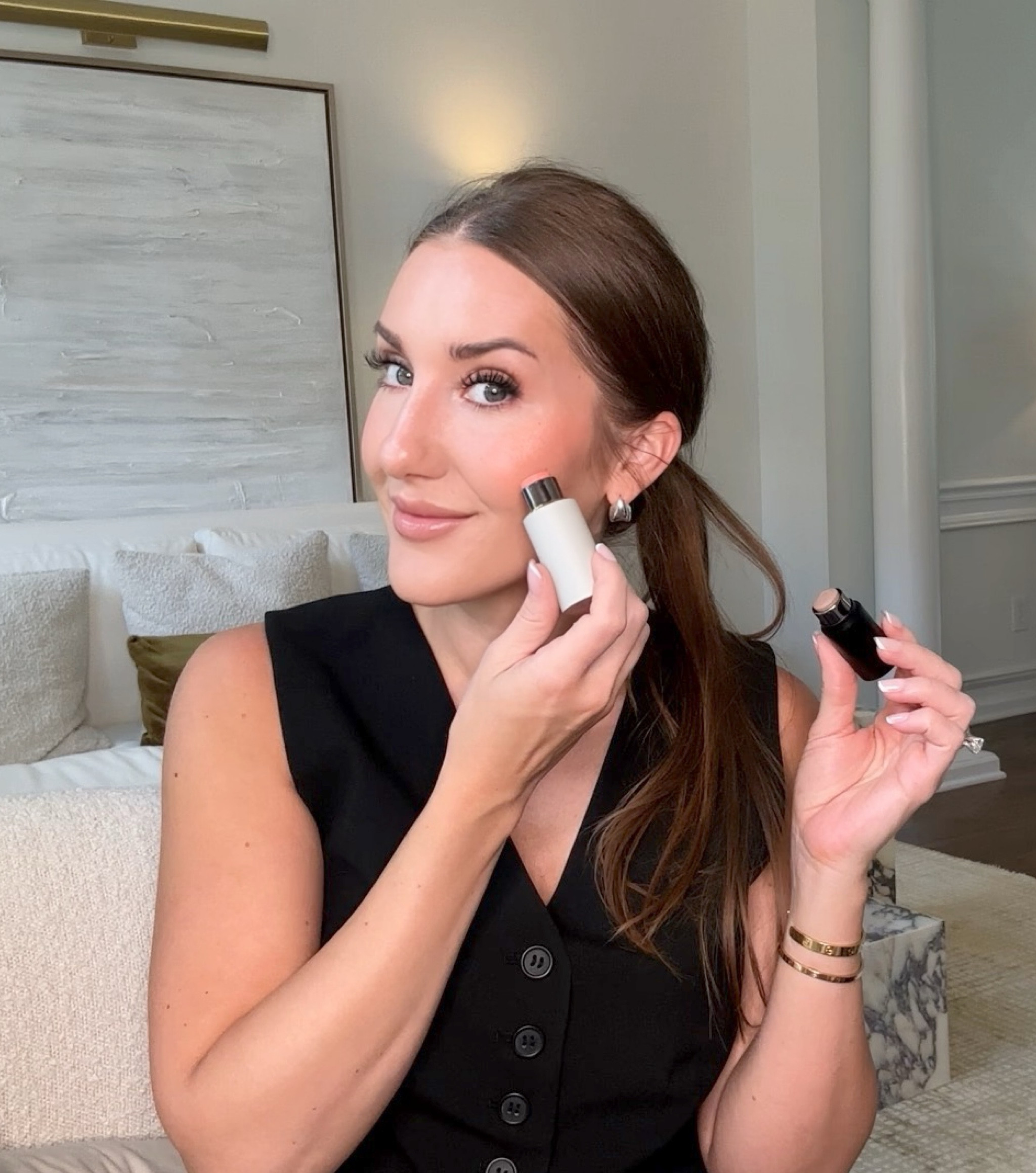 I picked up some new skin-loving cream and stick makeup products that do NOT have pore clogging ingredients! 🙌🏻 (linking my other favs too) 
Blush stick  in minette
Contour stick in biscuit
Cream bronzer in sunlit
Cream blush in radiant rose
Lips in devotion (from set)
Eyeshadow from Armani set 