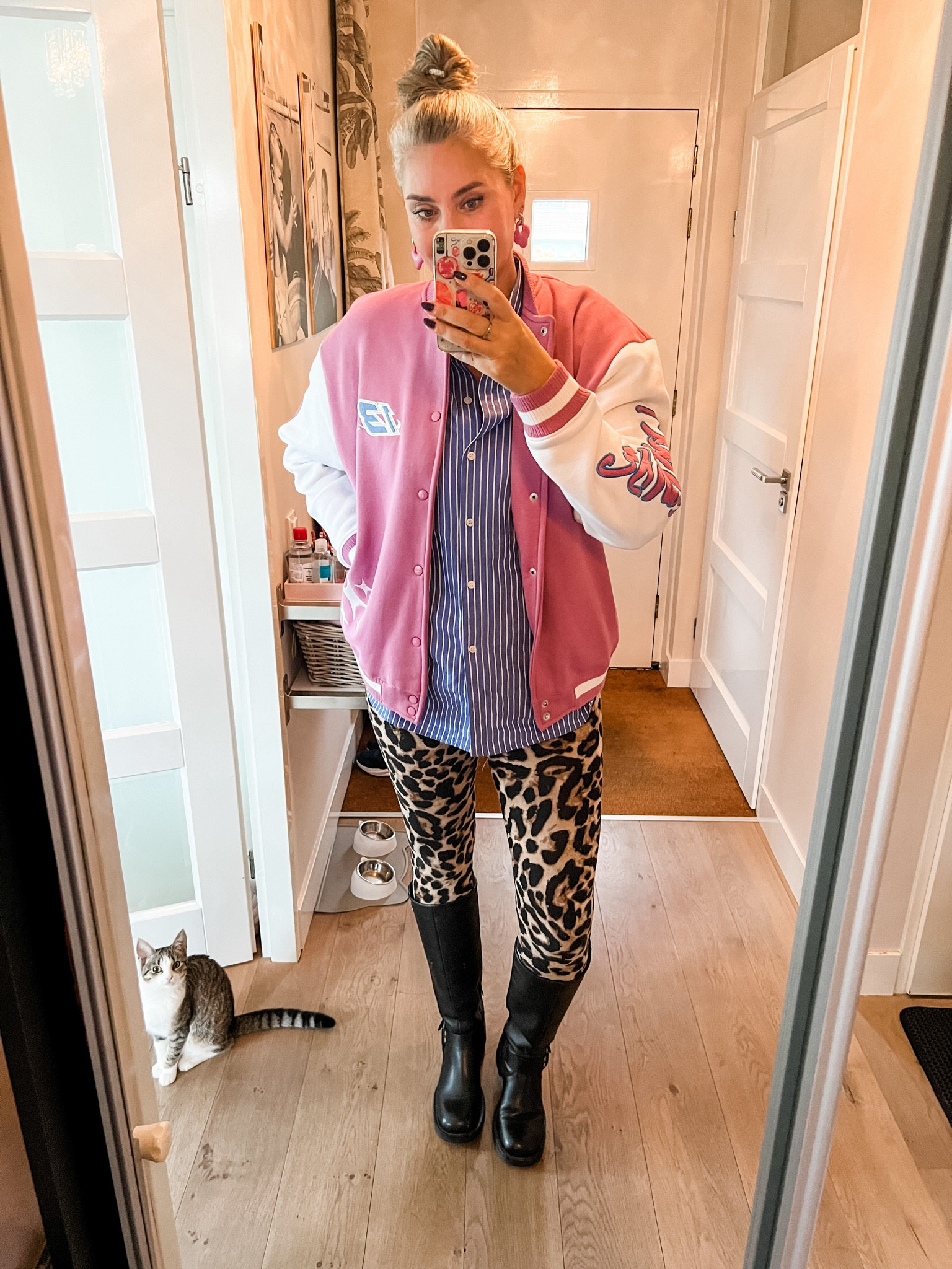 Ootd - Tuesday. A lavender baseball or varsity jacket over a blue striped shirt paired with leopard leggings and biker boots. 



#LTKnederlands #LTKeurope #LTKCyberWeek