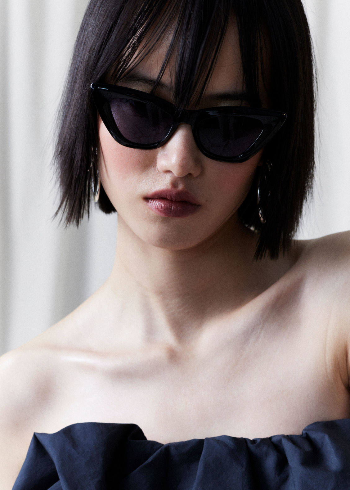 Edgy Cat-Eye Sunglasses - Black | & Other Stories US