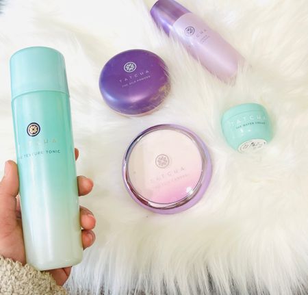 My favorite Tatcha products are on sale!!😁👏 It’s also 25% off everything Sitewide plus get a Free 2-piece gift for every purhase worth $100+ use code CYBER22 🙌🏻 Love their clean skin ingredients and their products are amazing even for sensitive skin! I mostly use the Liquid silk canvas primer and Texture Tonic as both help give me glowing skin!🥹✨✨ Love the packaging too!😍






#tatcha #ltkguftguide #ltkseasonal #ltkholiday #ltkstyletip #ltkunder100 #ltktravel #skincare #japaneseskincare #skincareproducts #cleanskincare #cleanskincareproducts #antiagingskincare #skincarelovers #skincarejunkie #japanseskincareproducts #beautyproducts #skincaremakeup #hydratingskincare

#LTKCyberweek #LTKsalealert #LTKbeauty