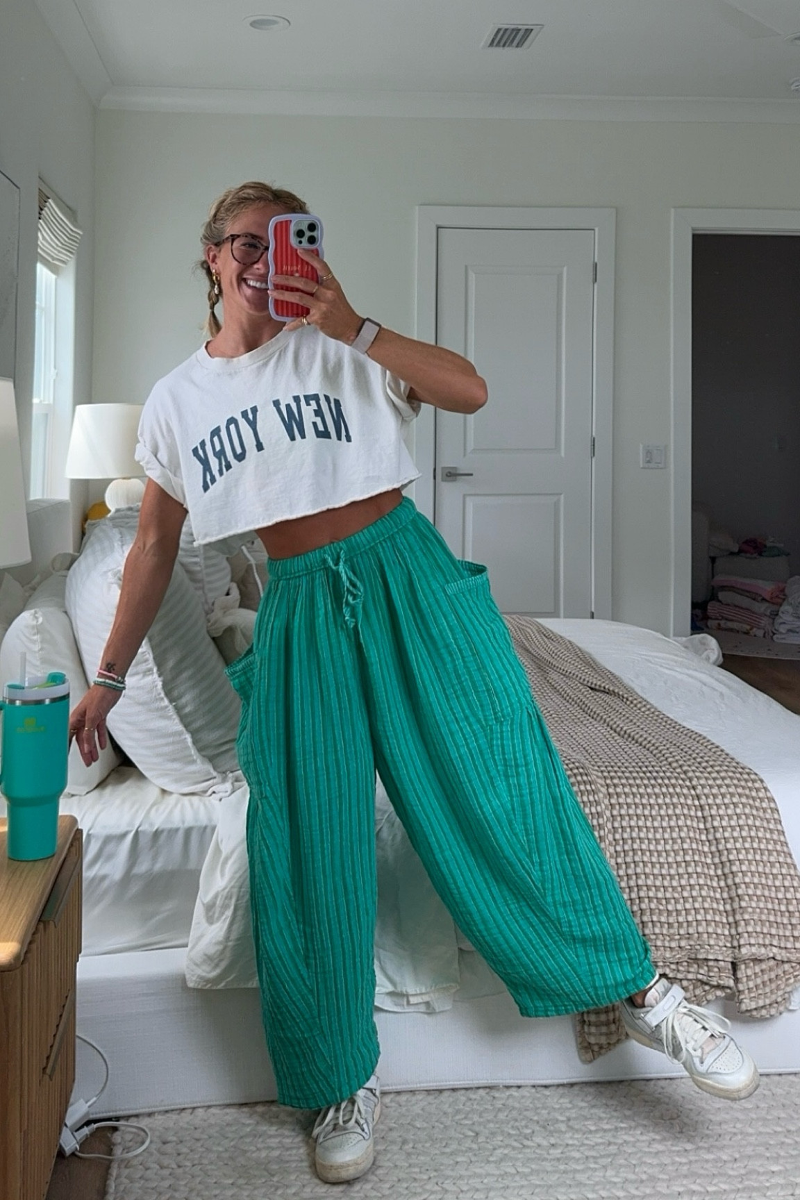 Wearing a size small in the pants! They’re sold out right now but FP is really good about restocking, so make sure sign up for the waitlist! 🫡🌴