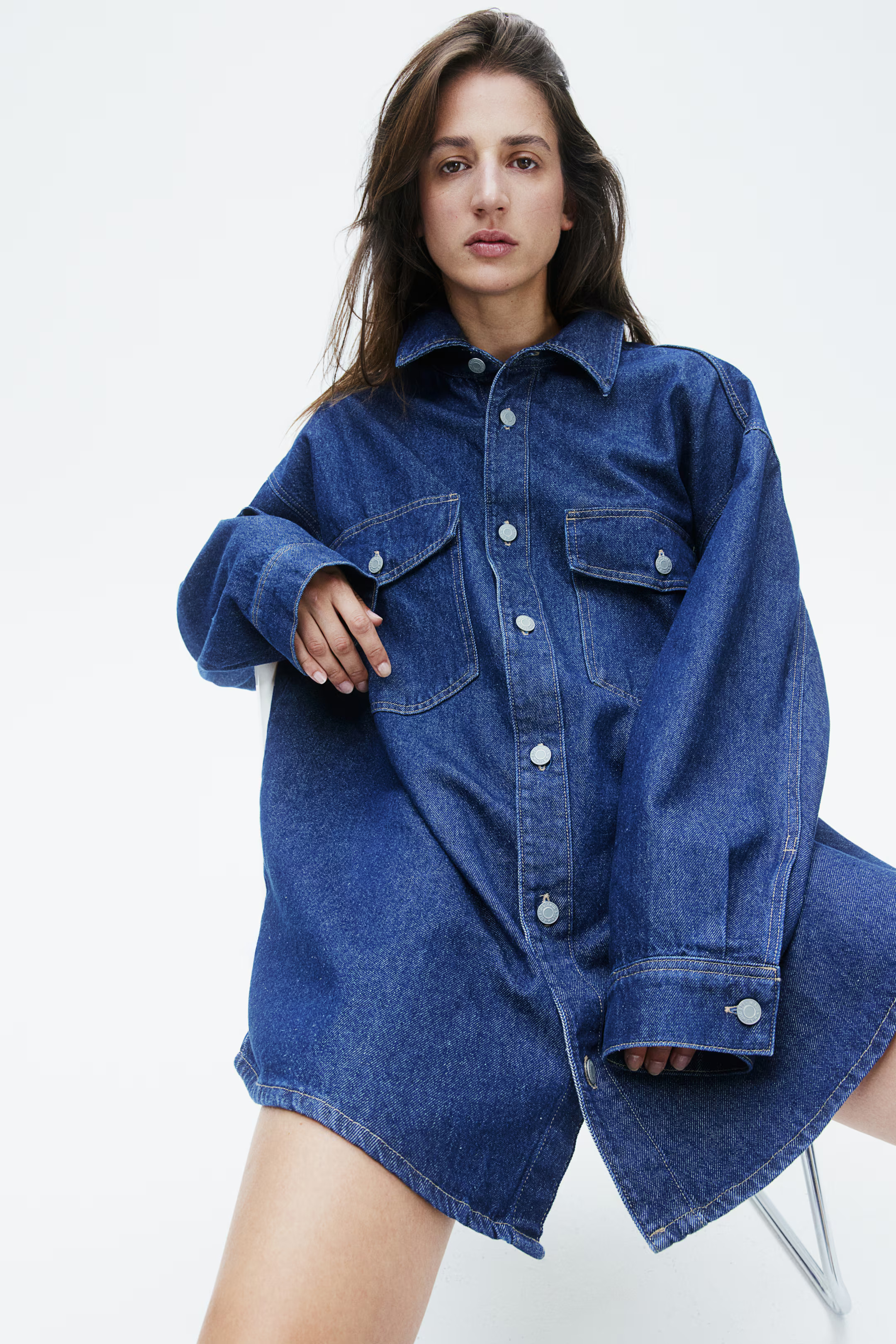 Oversized denim shirt | H&M (UK, MY, IN, SG, PH, TW, HK)