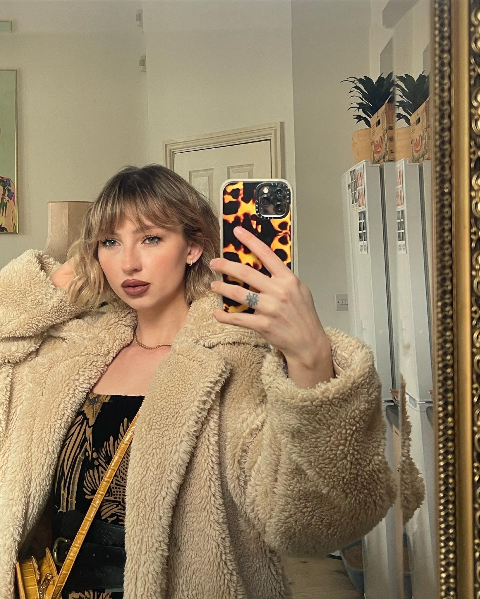 Teddy coat/shearling coat/autumn/tortoise shell/phone case 

#LTKSeasonal #LTKFind #LTKunder50