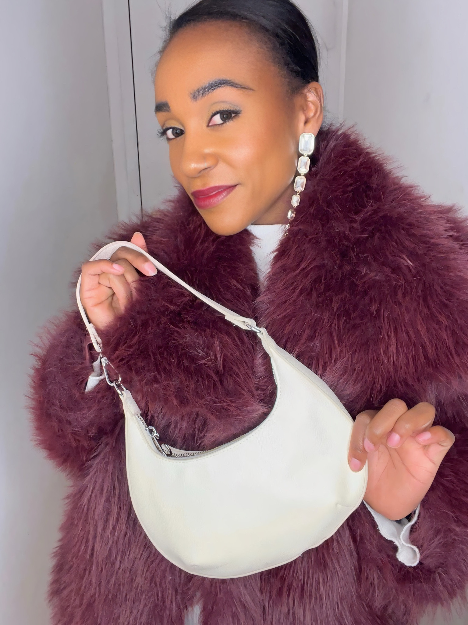 New handbag - who dis? Yeah. The whole look is definitely giving min wives and I’m very okay with that. 

#LTKItBag #LTKFindsUnder50