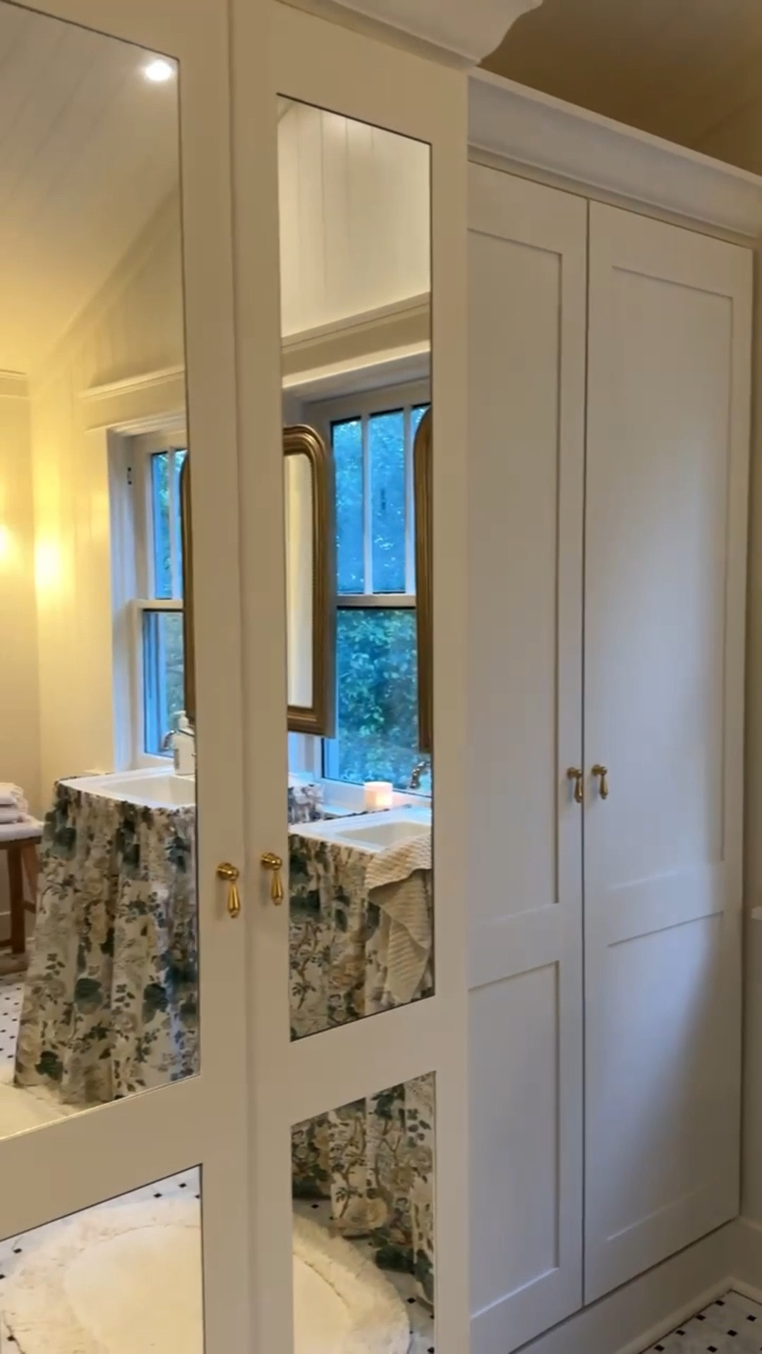 Guest bathroom reveal! Here’s everything we sourced for this space.

#LTKHome #LTKdayinmylife #LTKgrwm