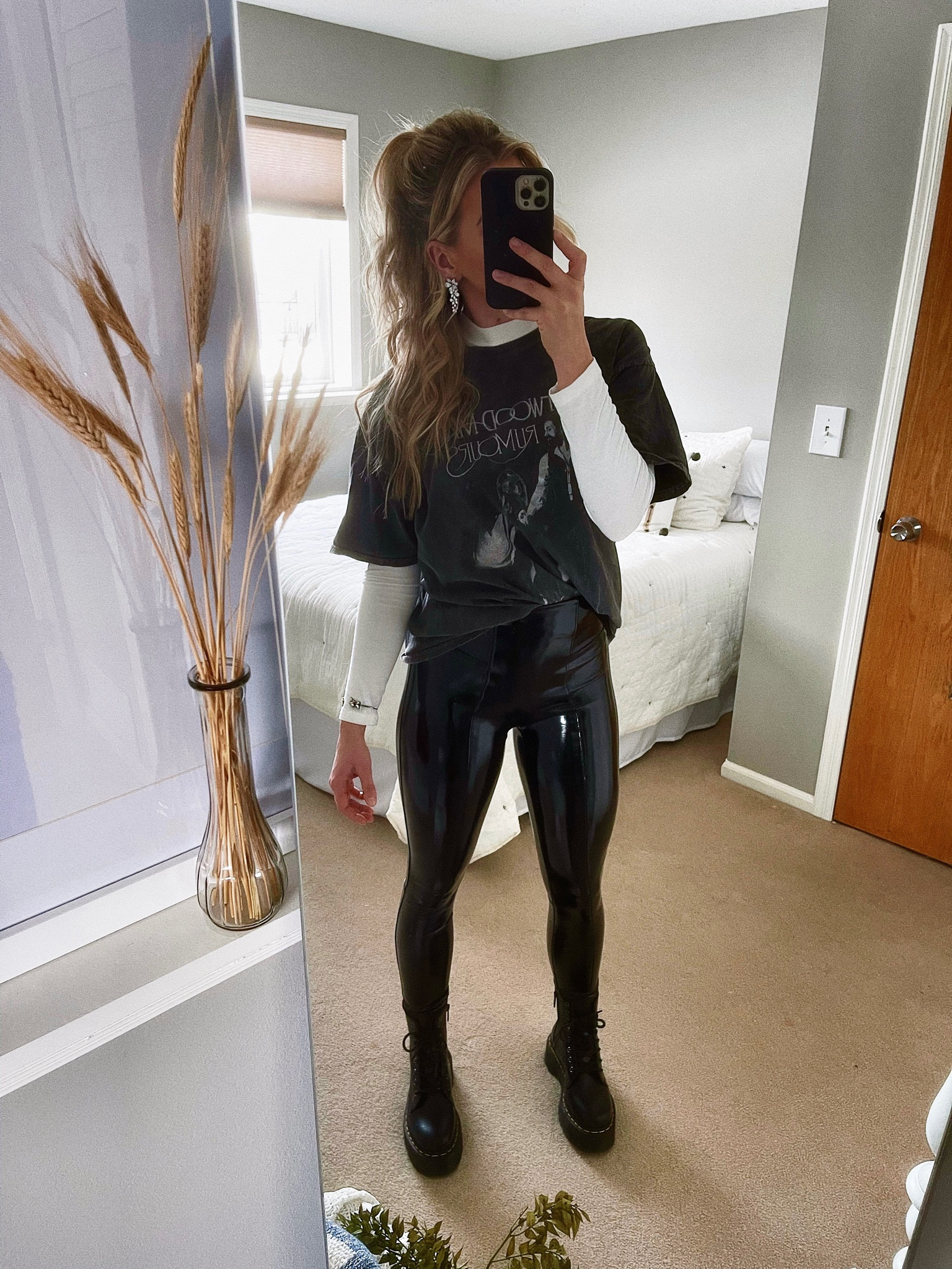 Casual NYE #ootd - Spanx, dr. Marten’s, graphic tee

#LTKSeasonal #LTKstyletip #LTKHoliday