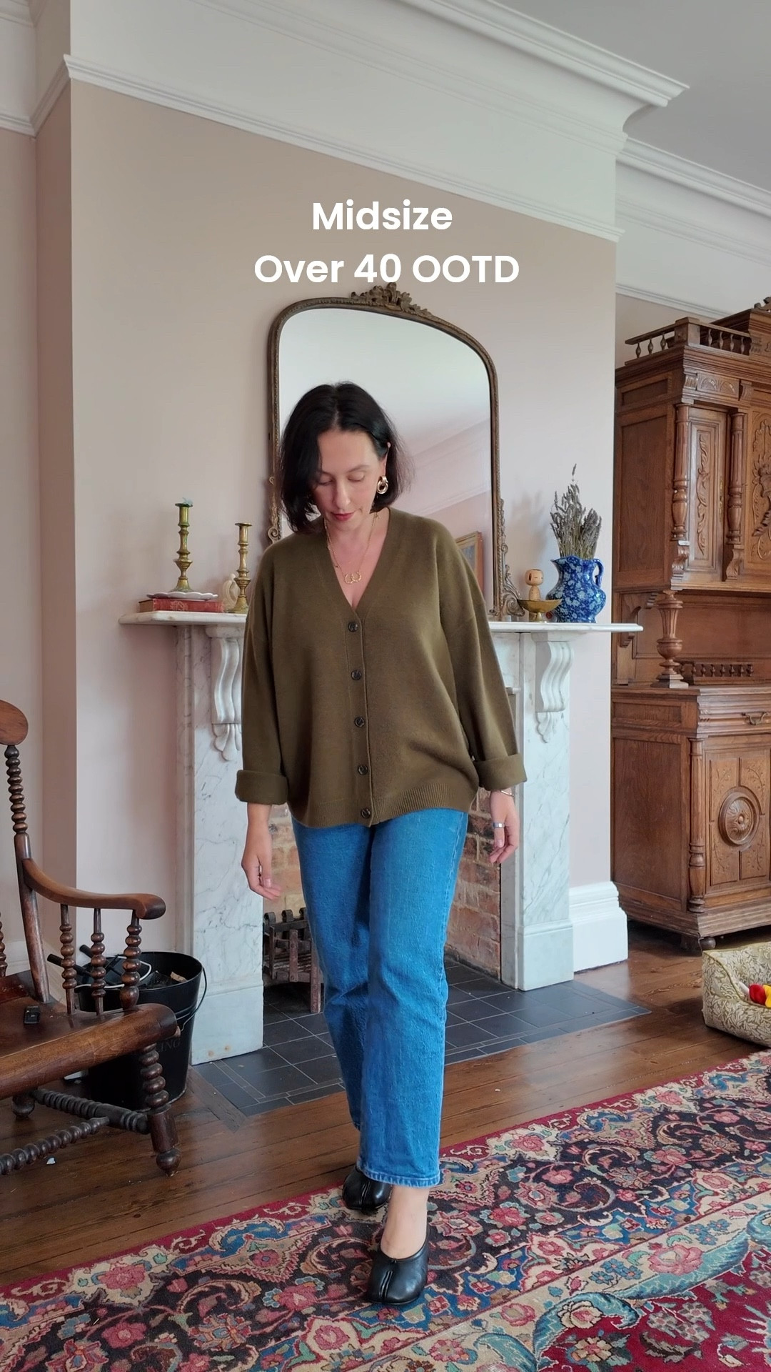 Easy to wear midsize outfit 

Bag - Lulu Guinness
Jeans - Levi’s (30 W)
Cardigan - cos (medium)
Earrings - New Look
Shoes - Woodchuck Sato
Trench - Burberry via Vinted 

#LTKmidsize #LTKautumn #LTKuk