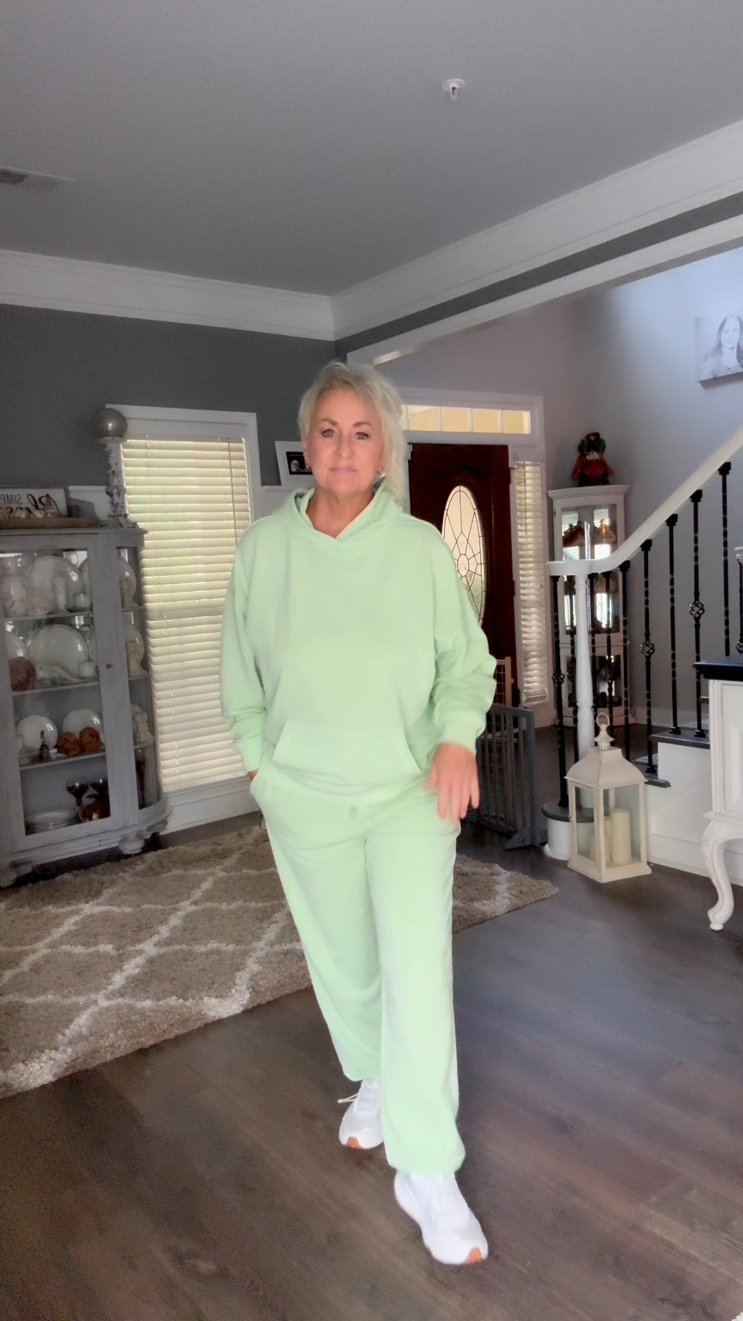 Soft fleece lined perfect for Fall right in yo early winter. Lots of colors to choose from. 