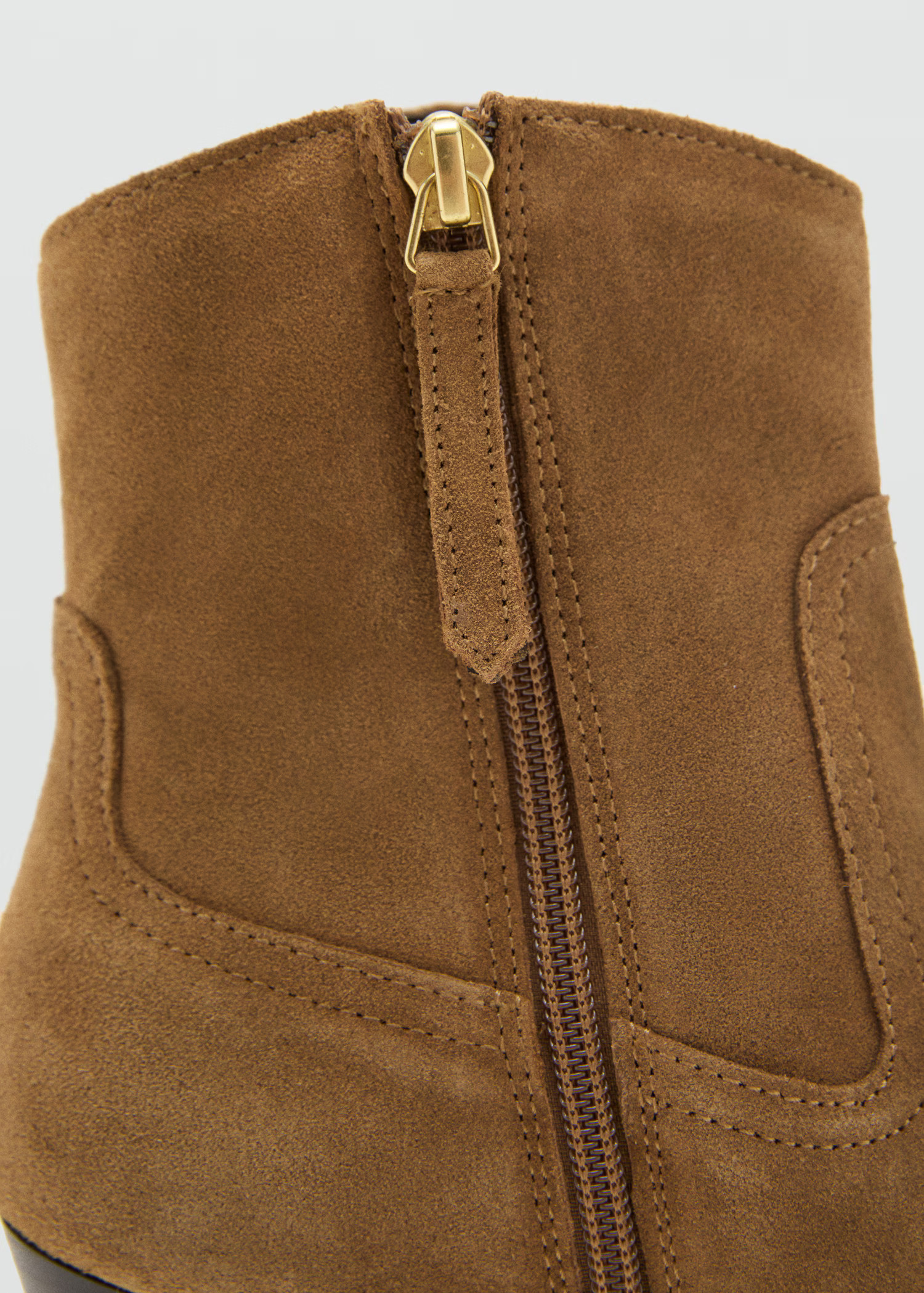 Suede ankle boots with pointed toe and block heel - Women | MANGO United Kingdom | MANGO (UK)