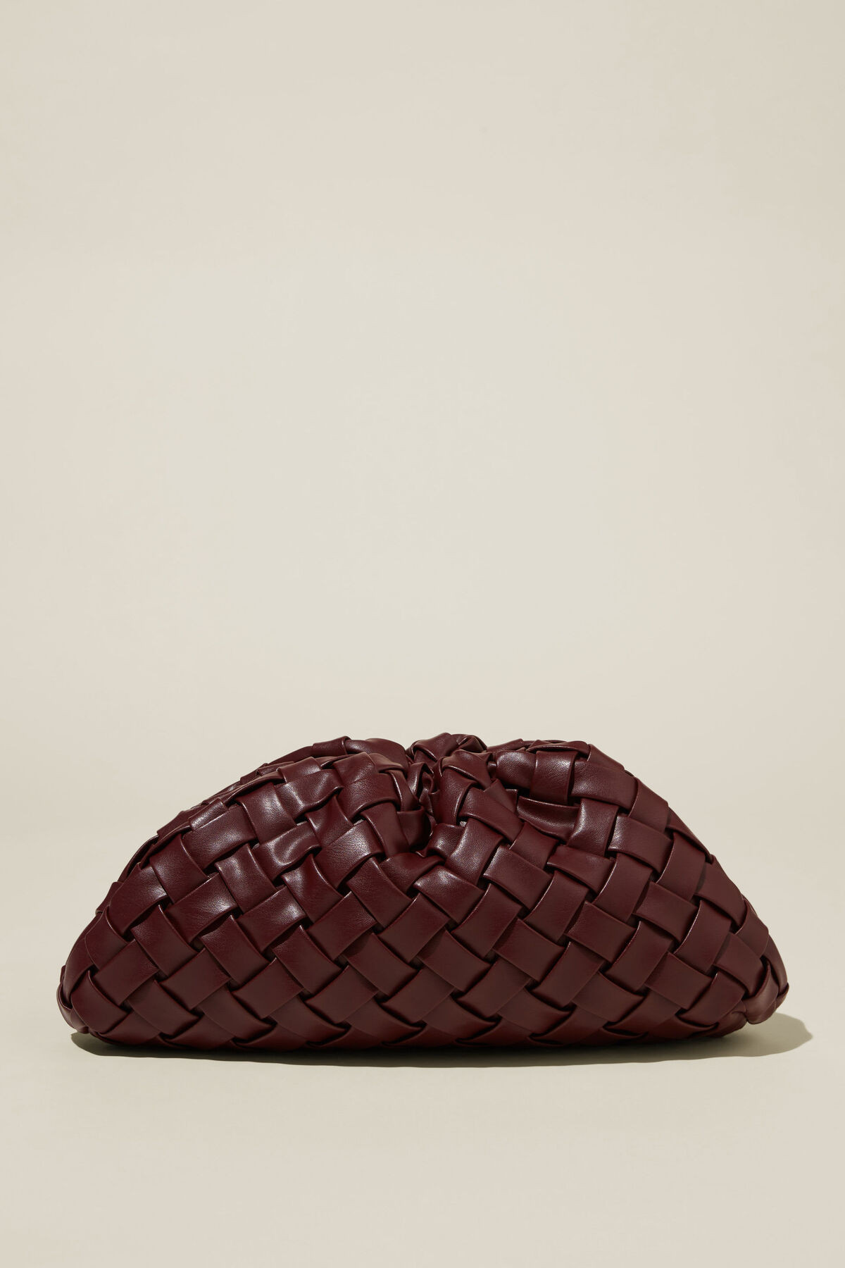 Tory Scrunch Oversized Clutch | Cotton On (ANZ)