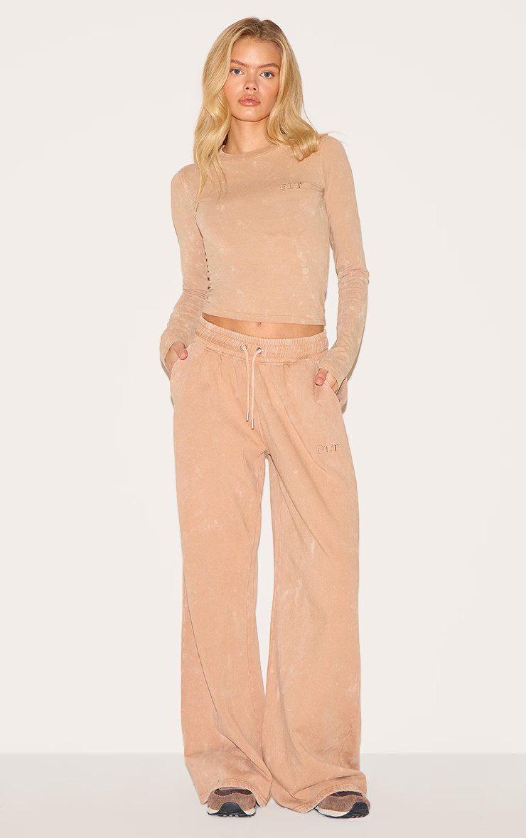 PRETTYLITTLETHING Sand Washed Low Rise Oversized Wide Leg Sweatpants | PrettyLittleThing US