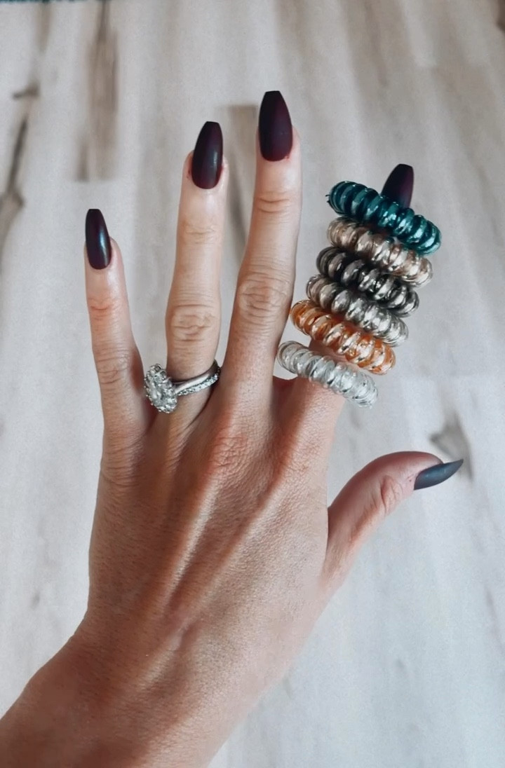 My favorite creaseless ponytail holders in the best aesthetic fall / autumn colors. Comes as a set! #hairaccessories #hairties #competition #ltksalealert

#LTKunder50 #LTKbeauty #LTKsalealert