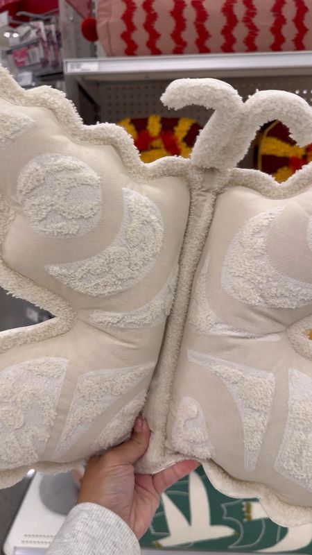 The sweetest new butterfly pillow 🦋 under $20

#LTKfindsunder50 #LTKVideo #LTKhome