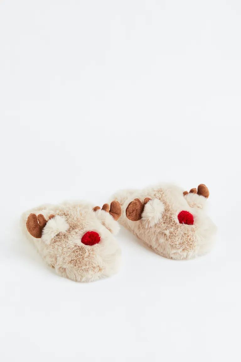 Fluffy reindeer slippers | H&M (UK, MY, IN, SG, PH, TW, HK)