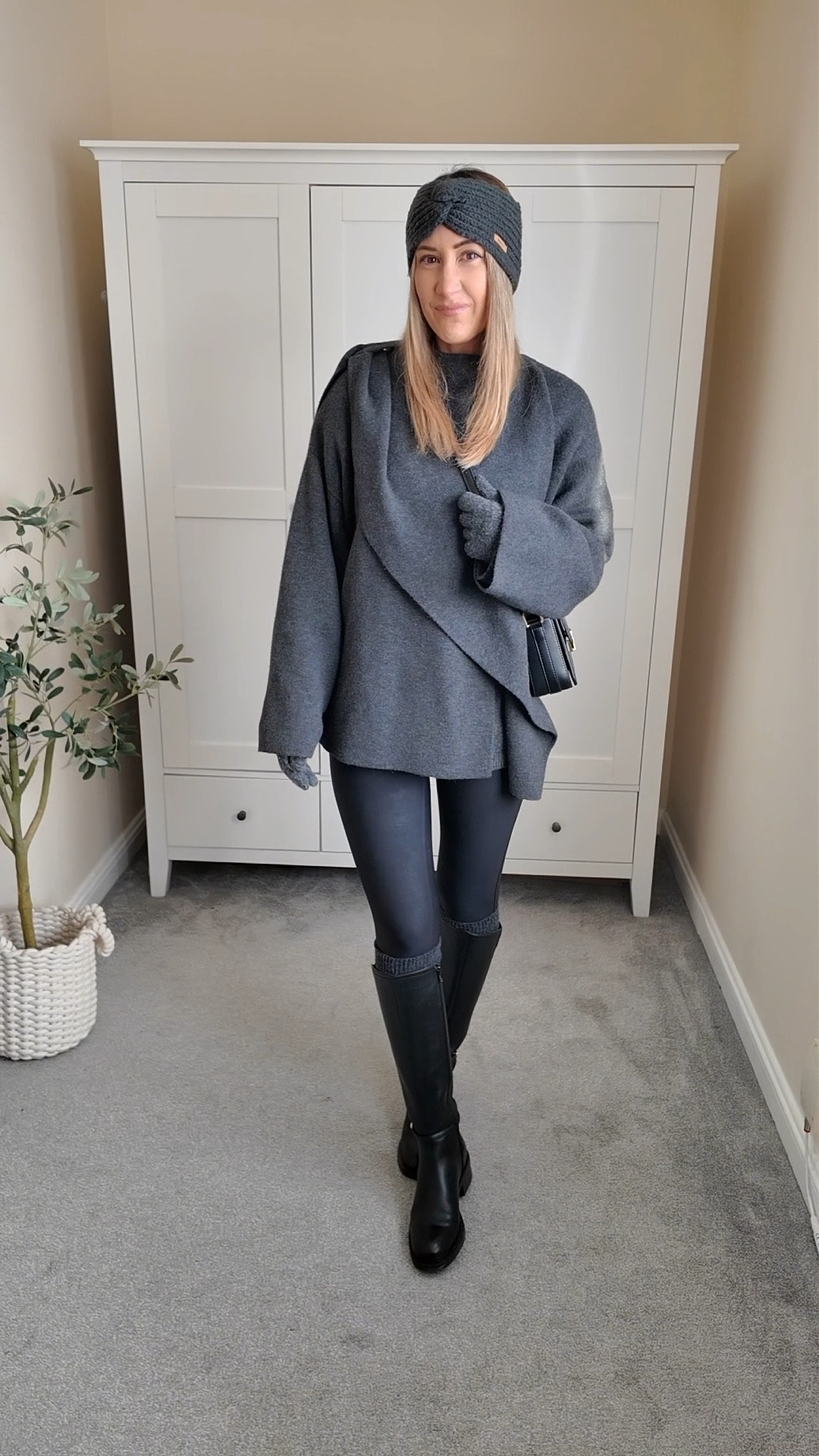 Layering for winter | You can be warm and still look chic ✨ 
Cape coat is Zara - Ref 2756/140

#LTKpetite #LTKwinter #LTKuk